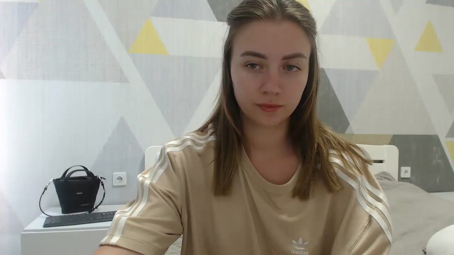 Gallery image thumbnail from Sulfate0's myfreecams stream on, 06/27/2025, 10:45 image 18 of 20