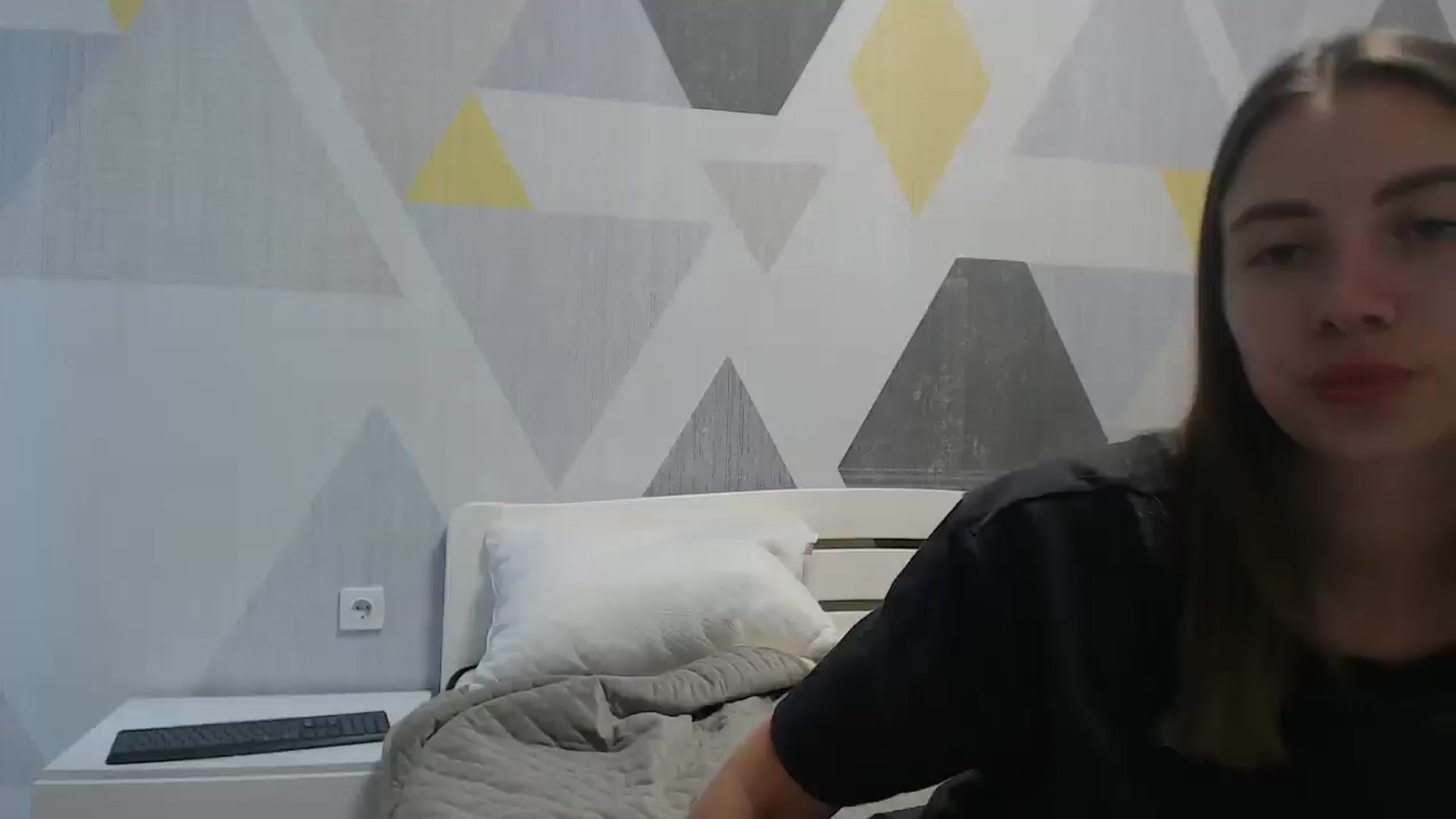 Gallery image thumbnail from Sulfate0's myfreecams stream on, 06/28/2025, 08:05 image 1 of 20