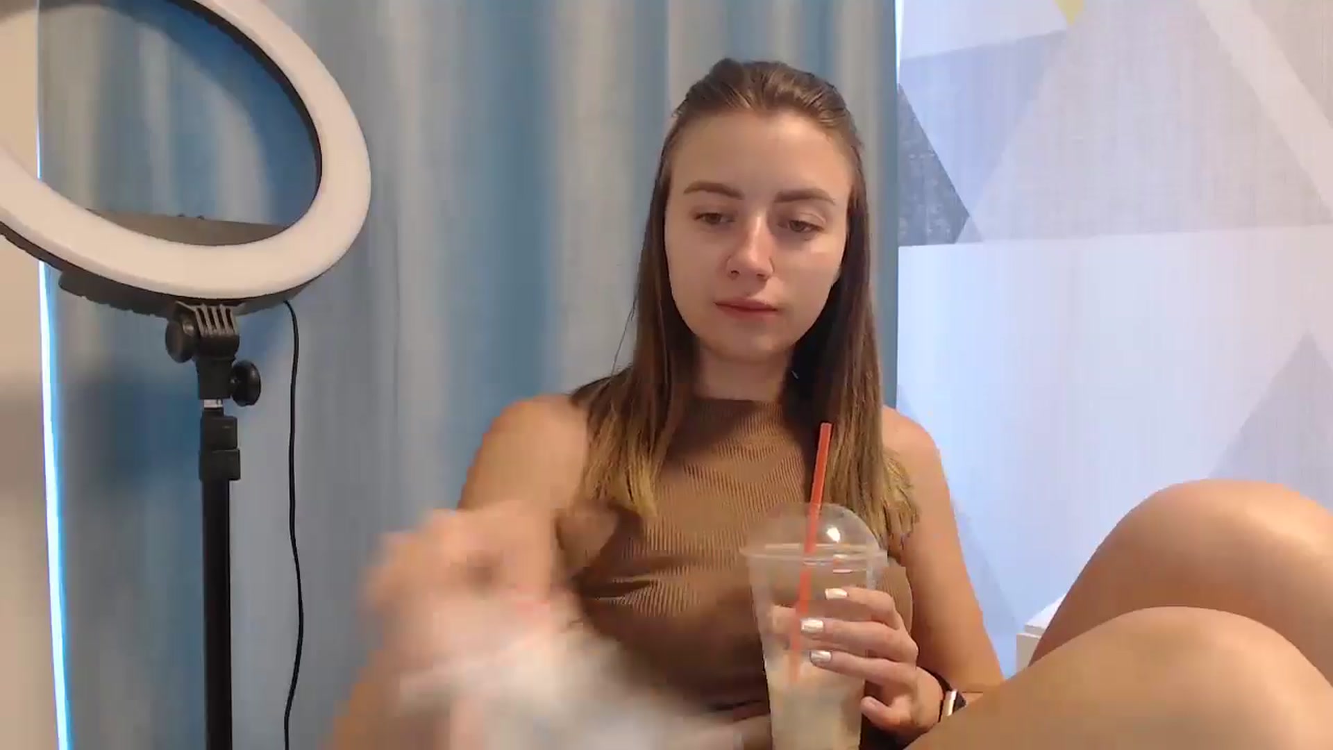 Gallery image thumbnail from Sulfate0's myfreecams stream on, 06/29/2025, 07:56 image 4 of 20