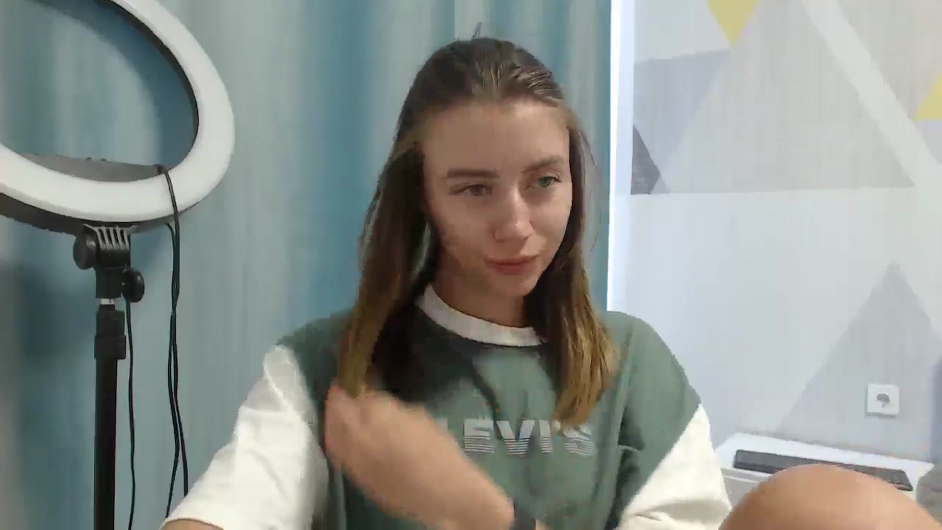 Gallery image thumbnail from Sulfate0's myfreecams stream on, 07/11/2025, 08:50 image 19 of 20