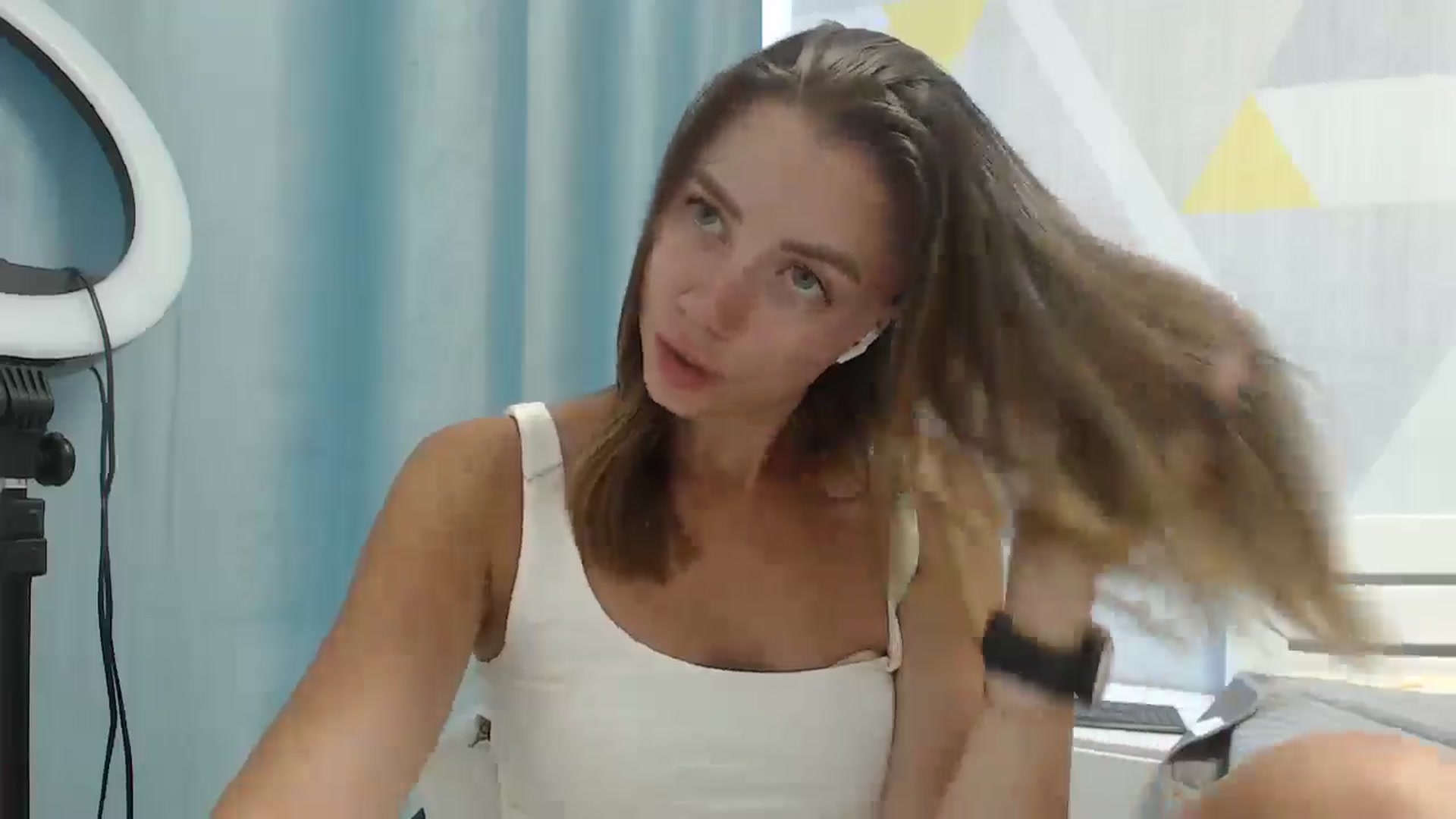 Gallery image thumbnail from Sulfate0's myfreecams stream on, 07/16/2025, 08:46 image 8 of 20