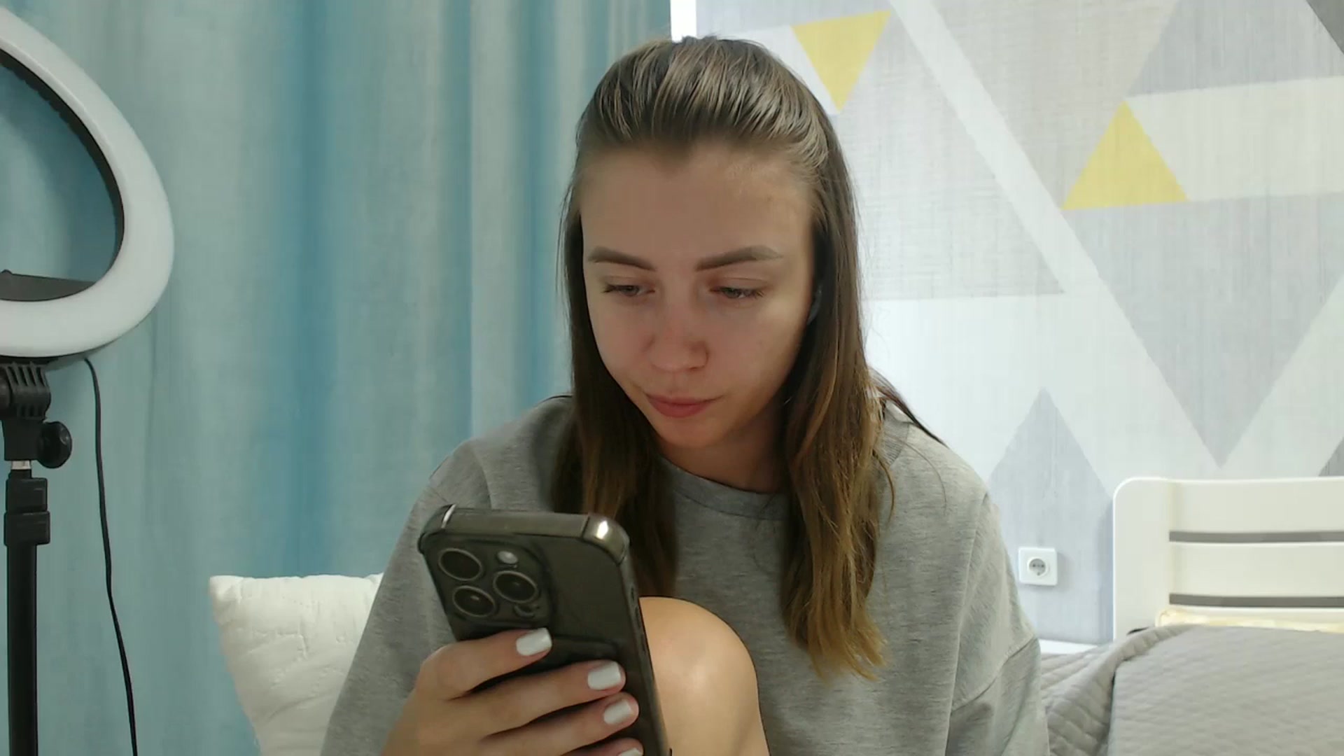 Gallery image thumbnail from Sulfate0's myfreecams stream on, 07/25/2025, 08:44 image 7 of 20