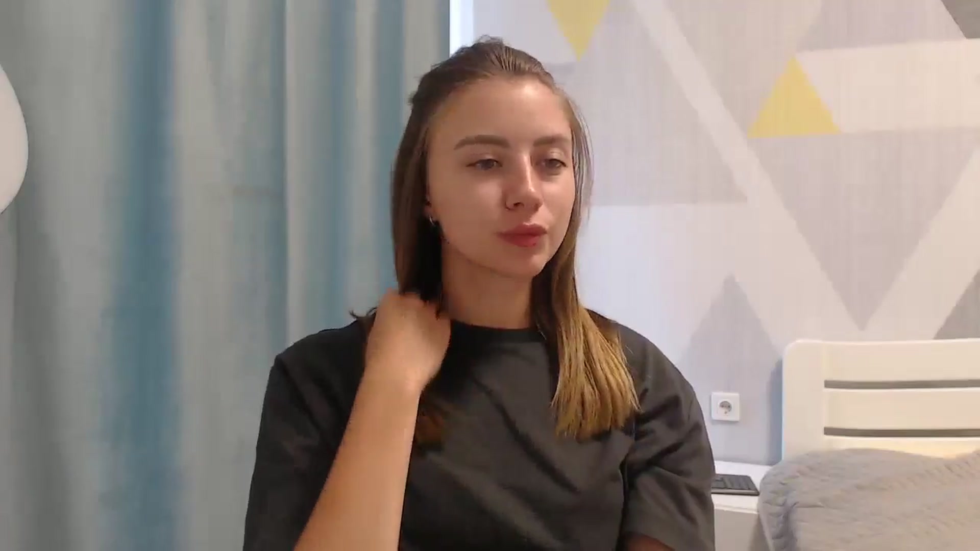 Gallery image thumbnail from Sulfate0's myfreecams stream on, 08/06/2025, 08:31 image 17 of 20