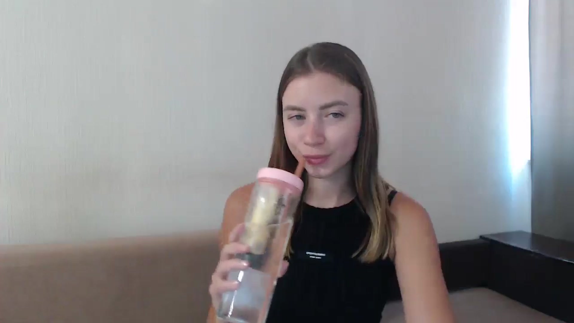 Gallery image thumbnail from Sulfate0's myfreecams stream on, 08/14/2025, 10:17 image 16 of 20