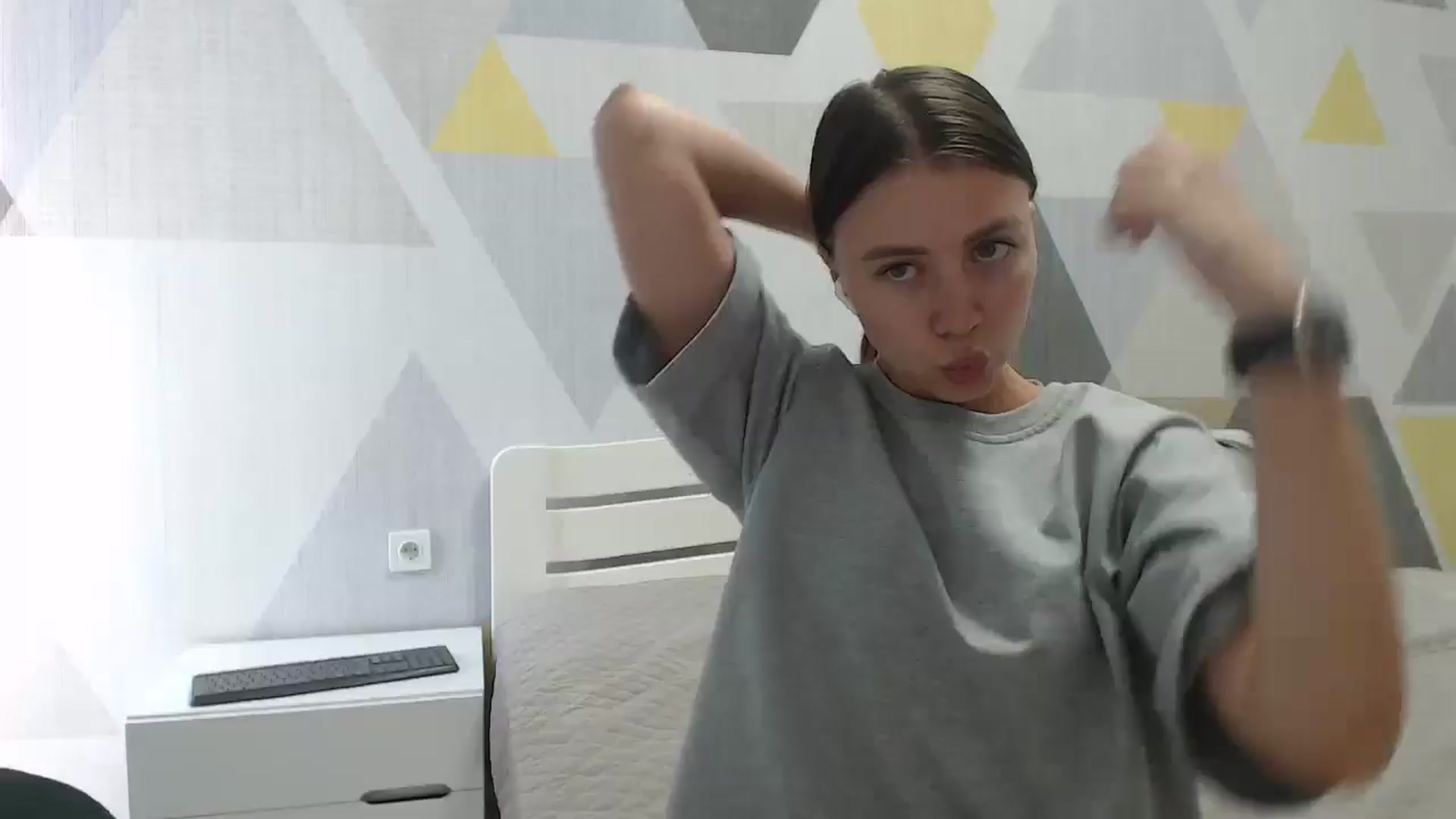 Gallery image thumbnail from Sulfate0's myfreecams stream on, 08/23/2025, 11:57 image 11 of 20