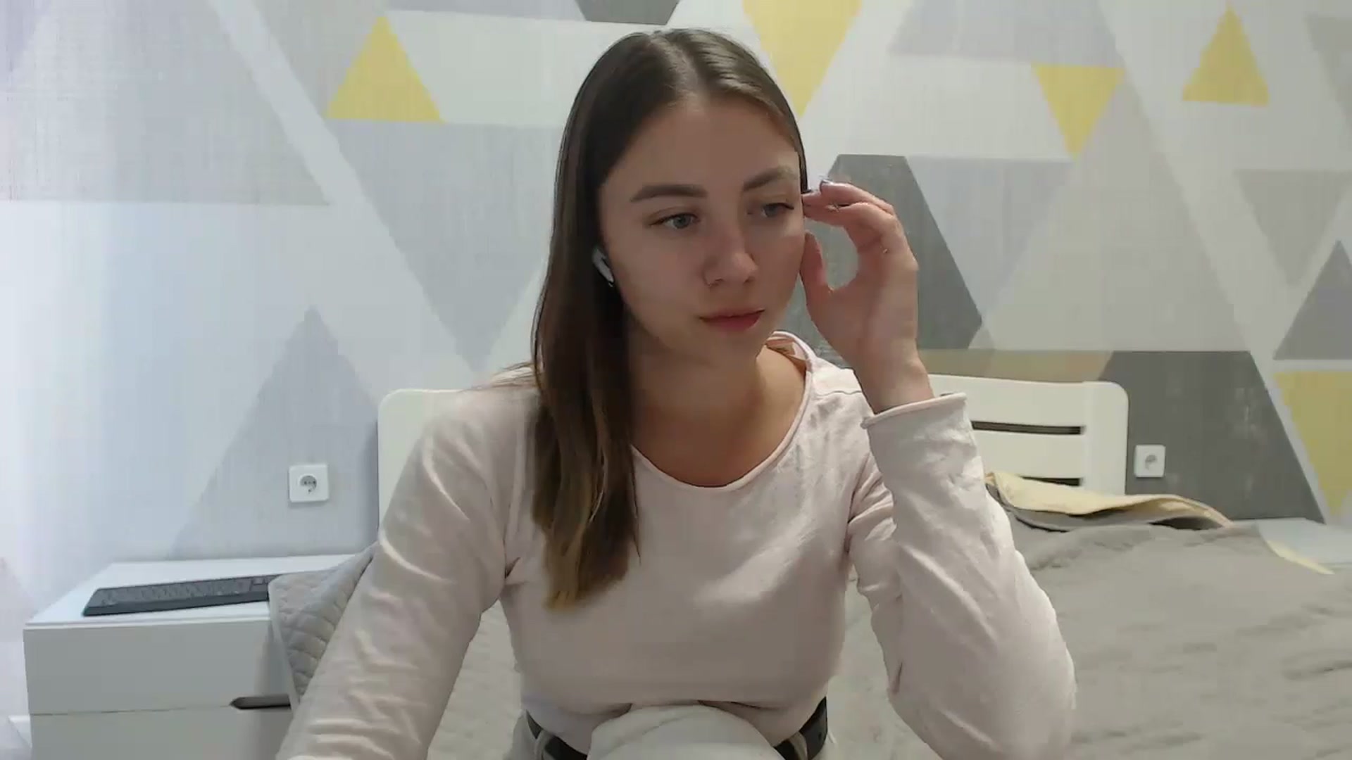 Gallery image thumbnail from Sulfate0's myfreecams stream on, 08/25/2025, 13:13 image 12 of 20