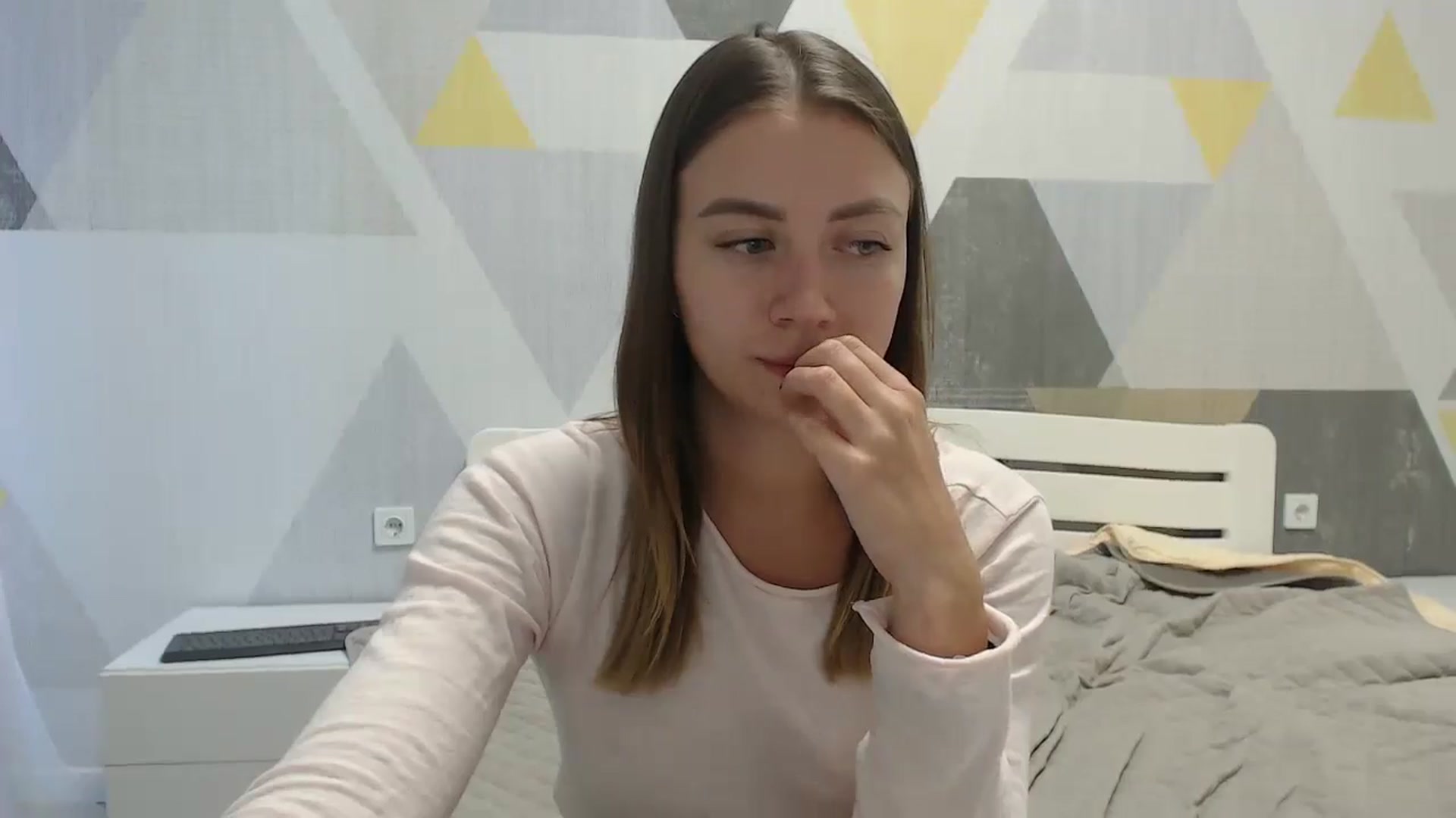 Gallery image thumbnail from Sulfate0's myfreecams stream on, 08/25/2025, 15:11 image 18 of 20