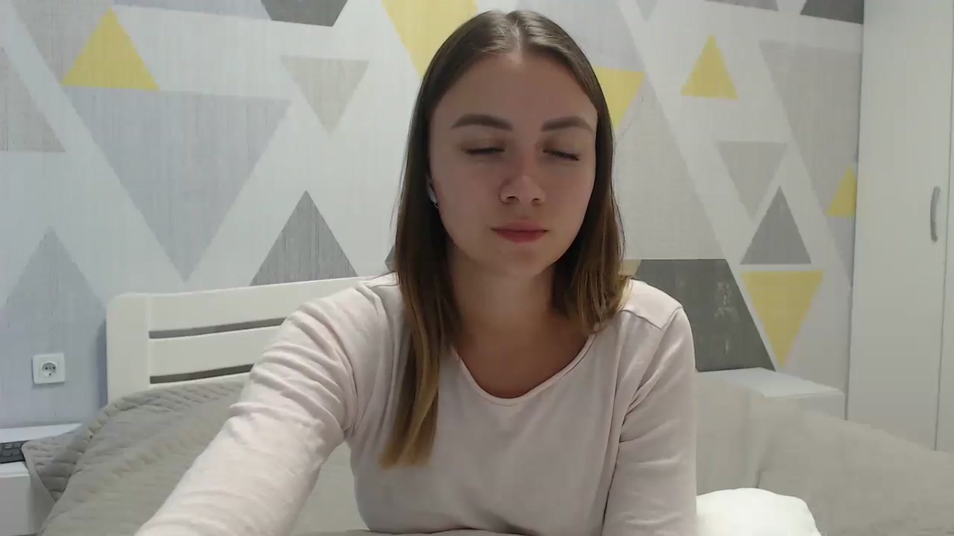 Gallery image thumbnail from Sulfate0's myfreecams stream on, 08/25/2025, 15:35 image 2 of 20
