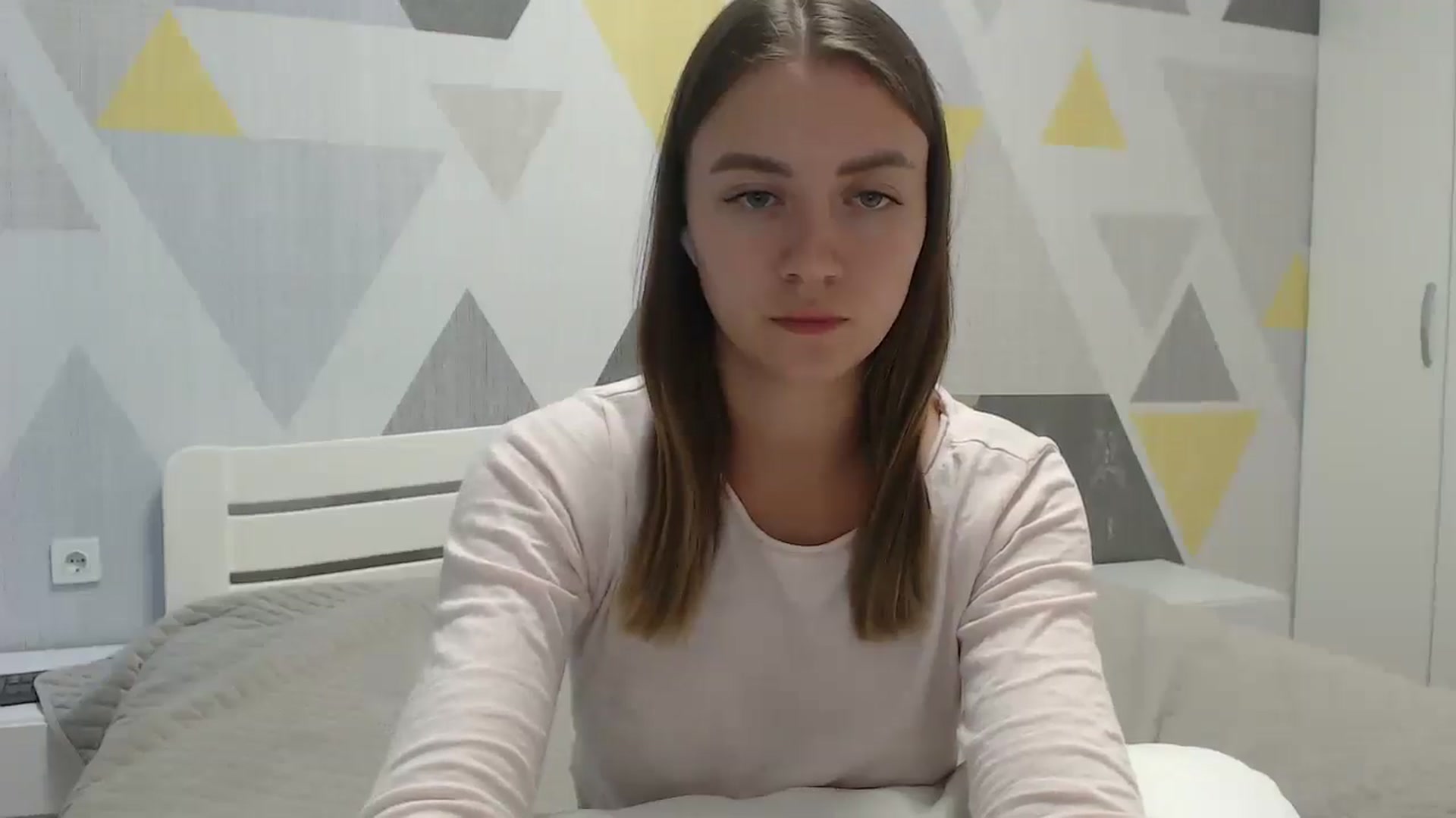 Gallery image thumbnail from Sulfate0's myfreecams stream on, 08/25/2025, 15:35 image 8 of 20