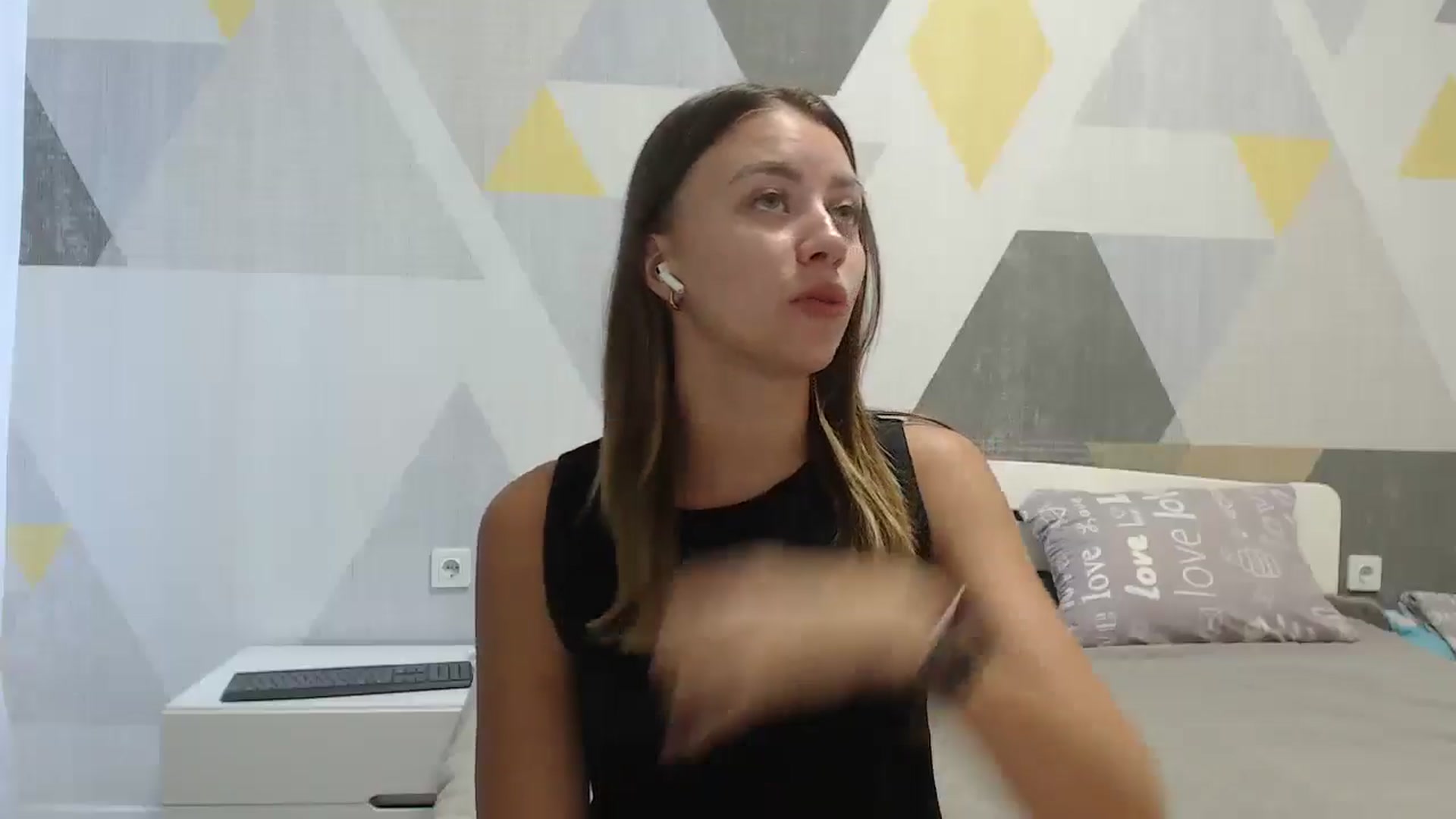 Gallery image thumbnail from Sulfate0's myfreecams stream on, 08/29/2025, 06:30 image 8 of 20