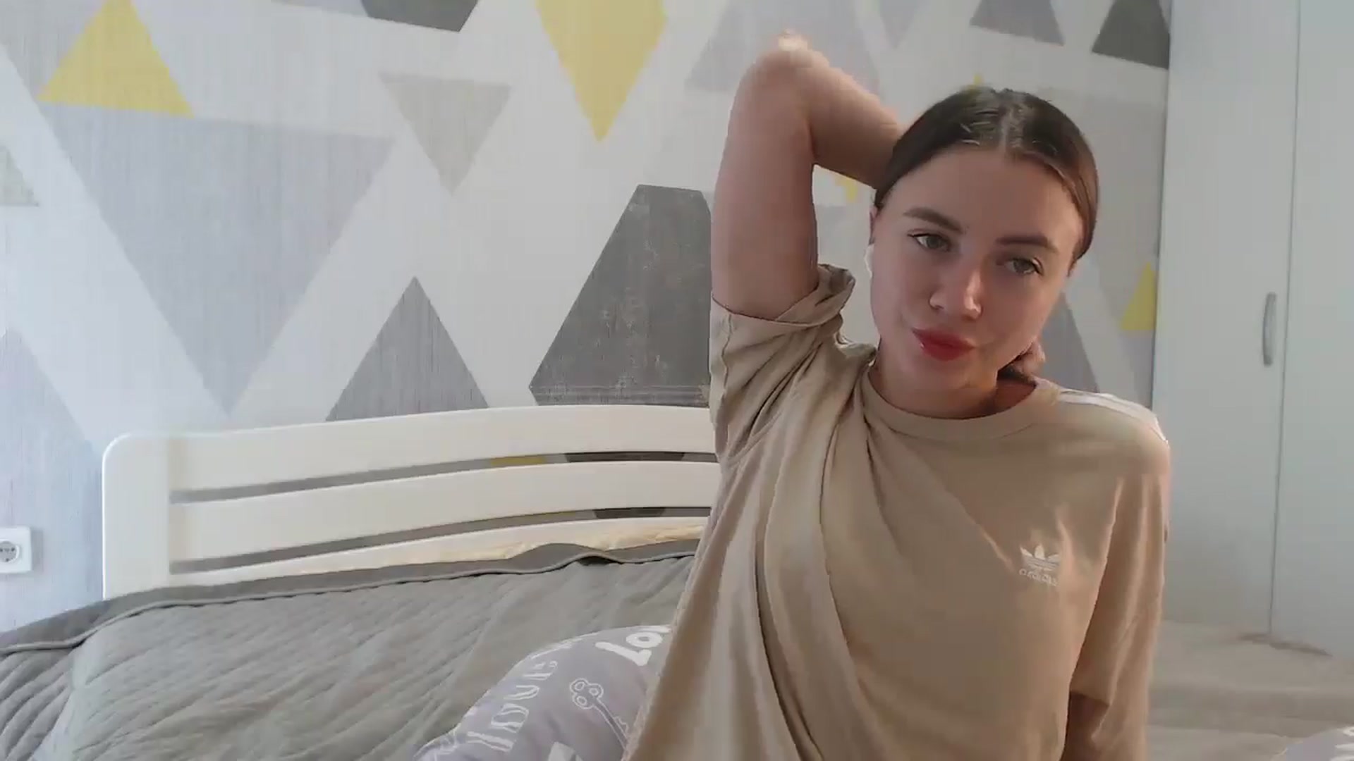 Gallery image thumbnail from Sulfate0's myfreecams stream on, 09/08/2025, 10:42 image 17 of 20
