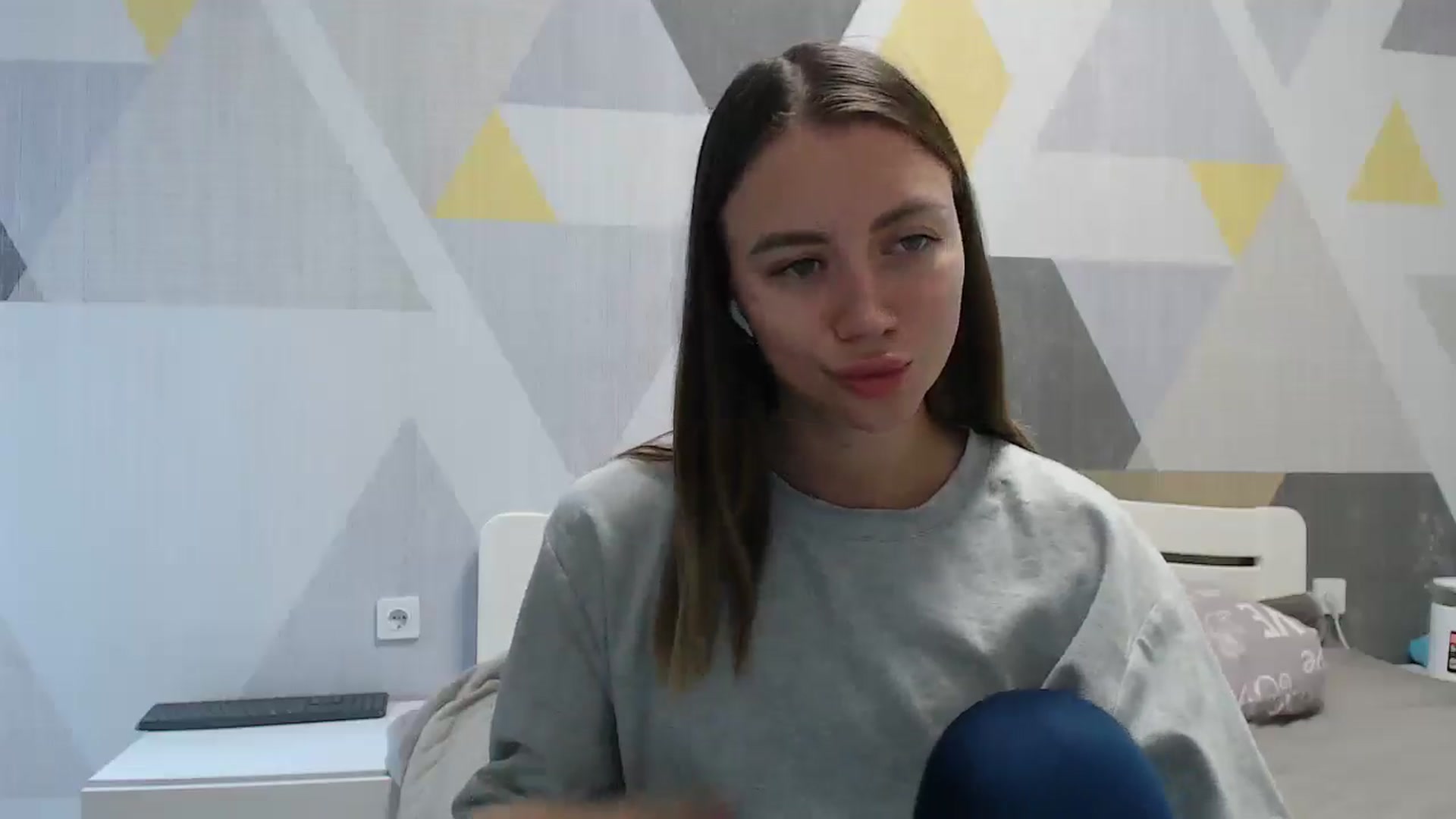 Gallery image thumbnail from Sulfate0's myfreecams stream on, 10/02/2025, 10:04 image 13 of 20