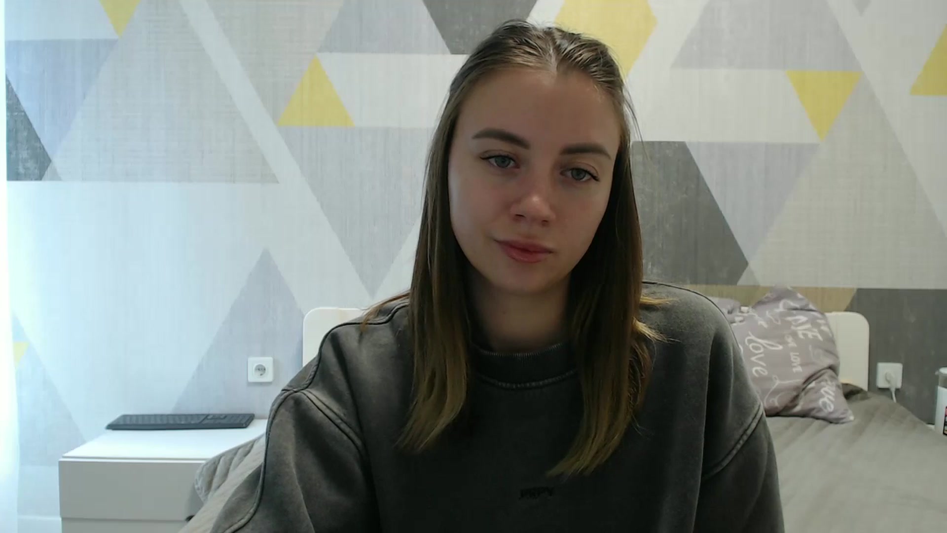 Gallery image thumbnail from Sulfate0's myfreecams stream on, 10/11/2025, 11:08 image 12 of 20