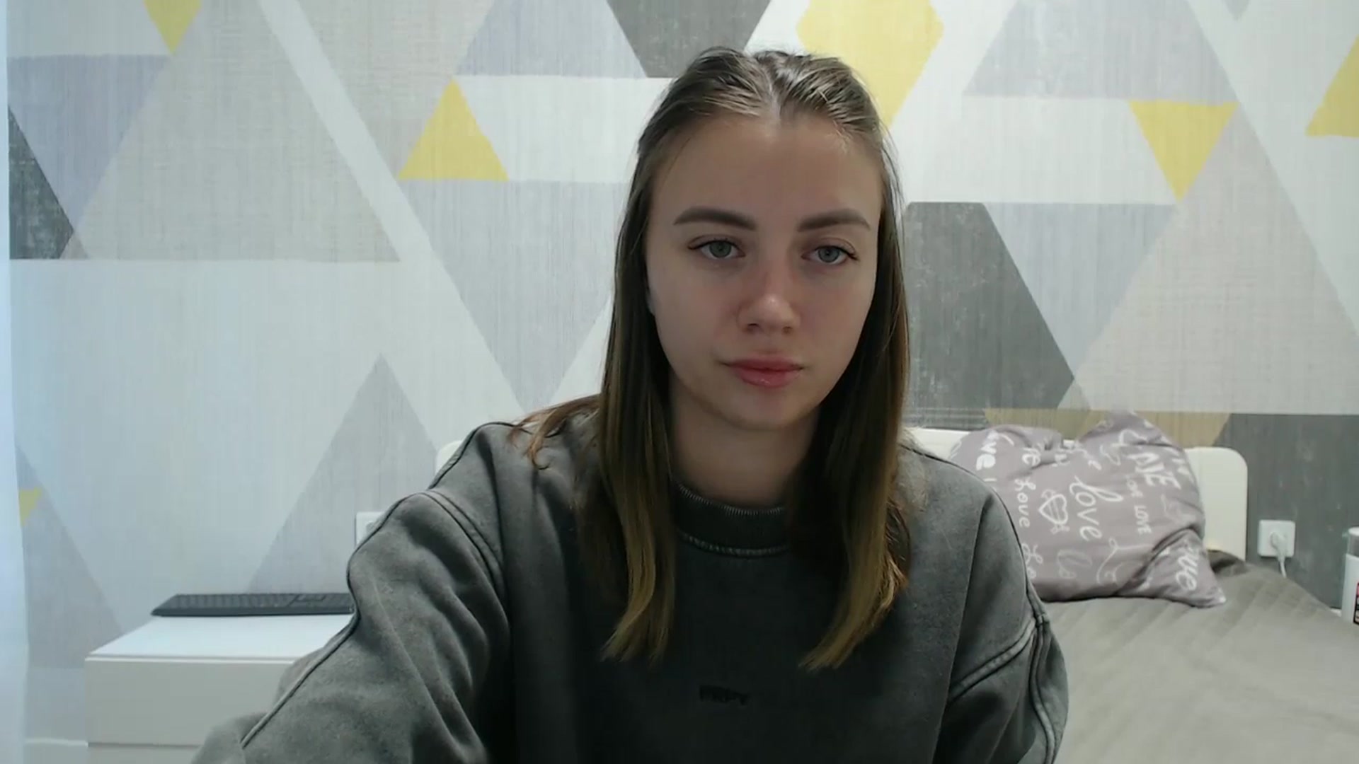 Gallery image thumbnail from Sulfate0's myfreecams stream on, 10/11/2025, 11:08 image 10 of 20