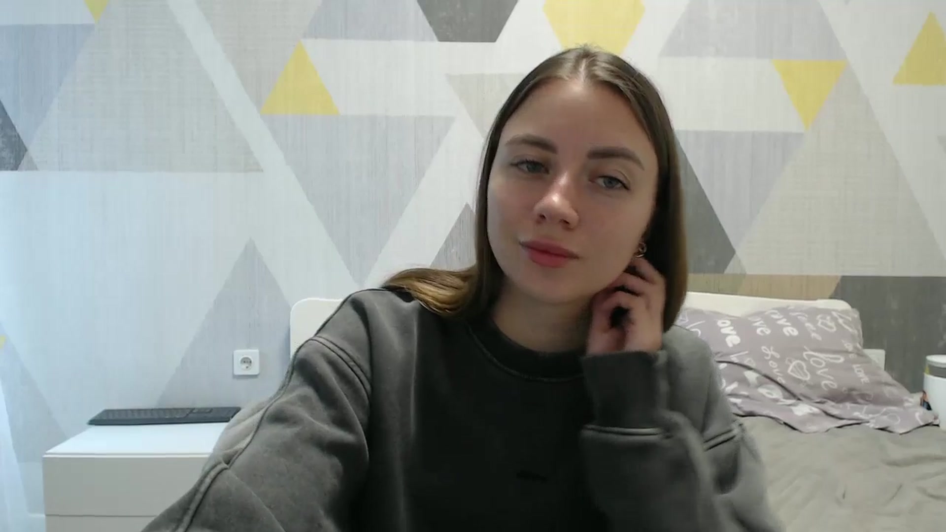 Gallery image thumbnail from Sulfate0's myfreecams stream on, 10/12/2025, 09:59 image 12 of 20