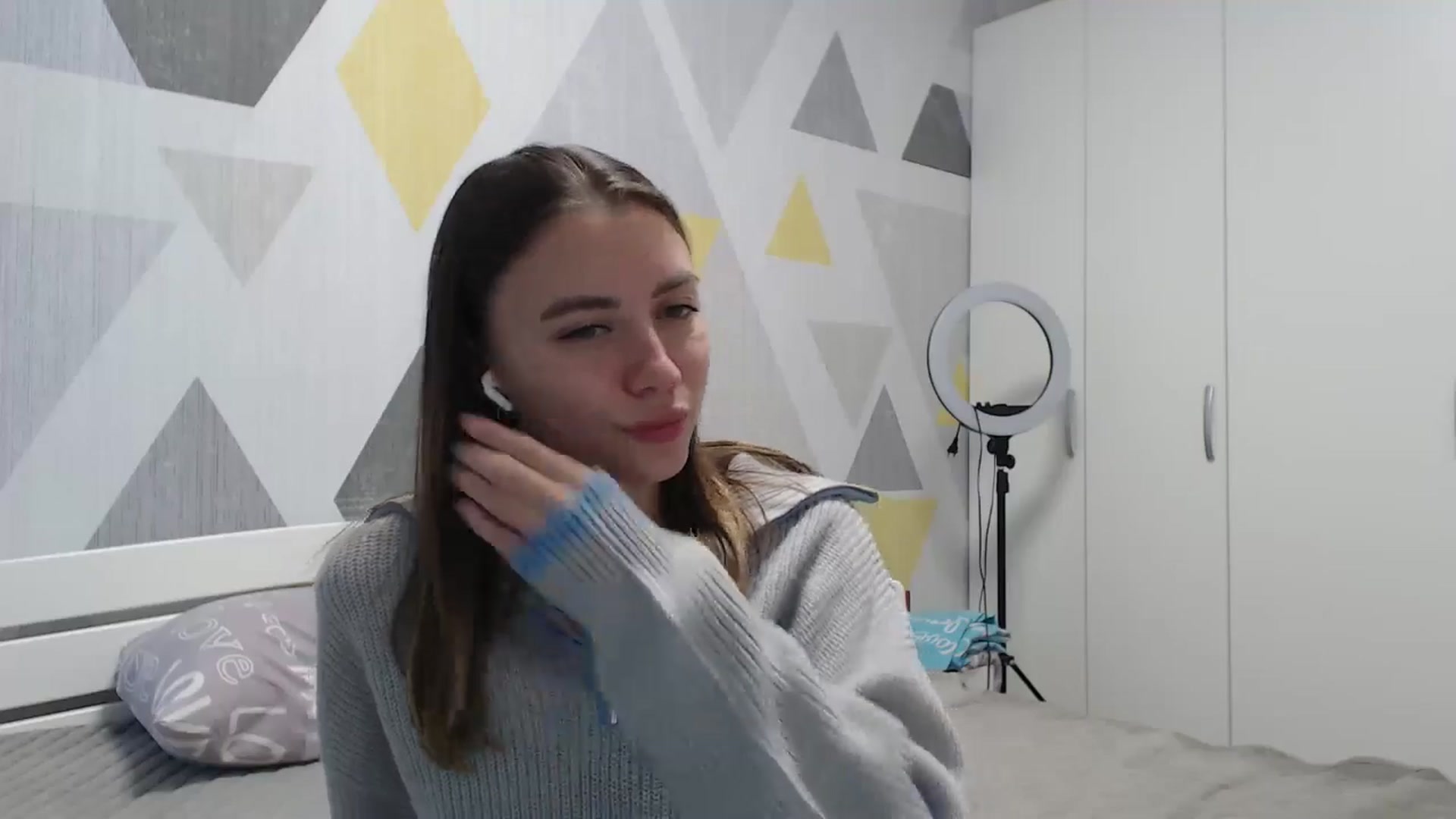 Gallery image thumbnail from Sulfate0's myfreecams stream on, 10/13/2025, 09:42 image 7 of 20