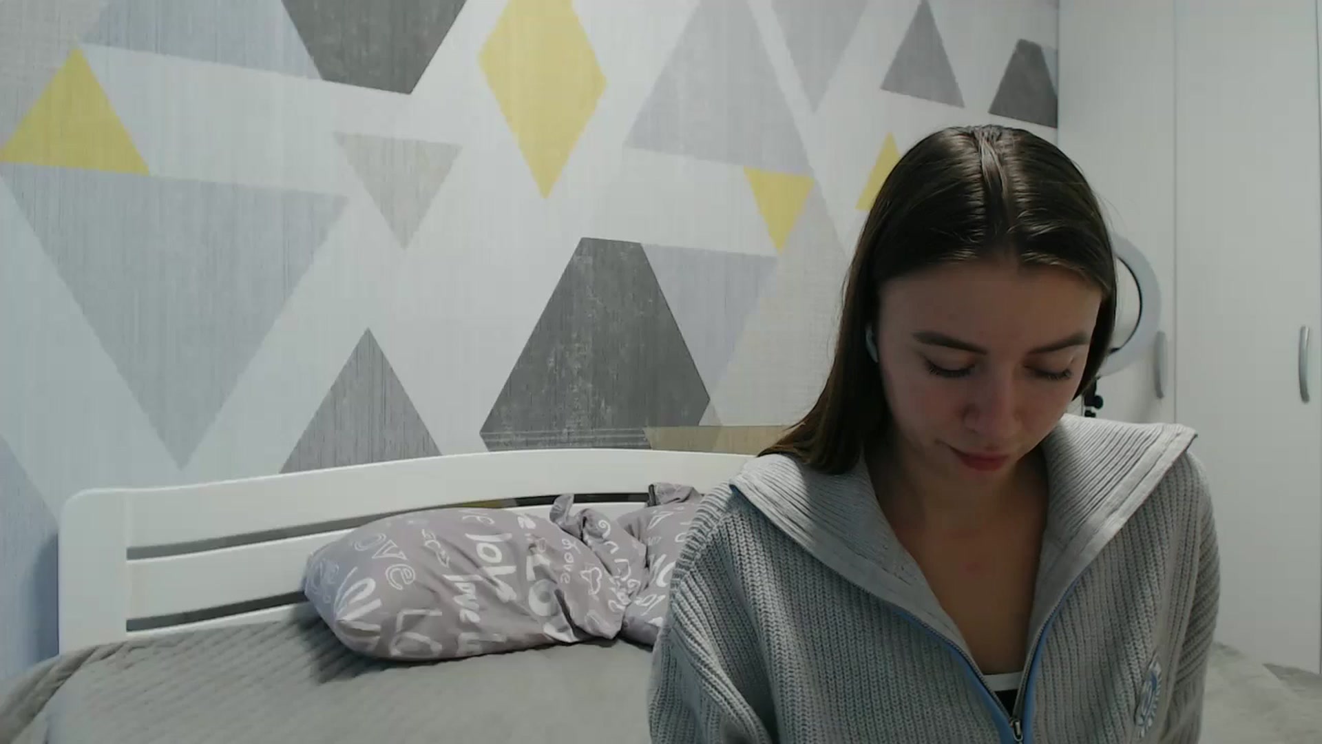Gallery image thumbnail from Sulfate0's myfreecams stream on, 10/13/2025, 10:16 image 3 of 20