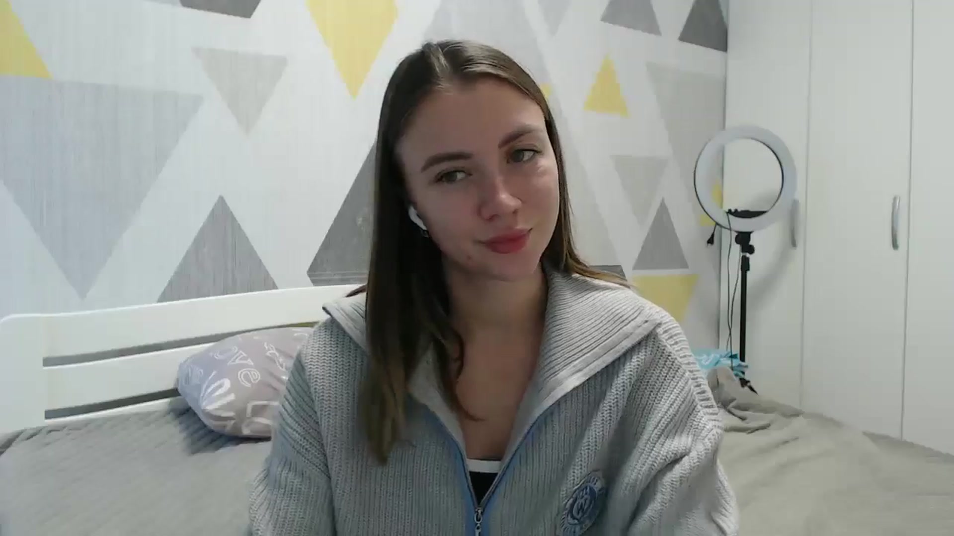 Gallery image thumbnail from Sulfate0's myfreecams stream on, 10/13/2025, 10:16 image 12 of 20