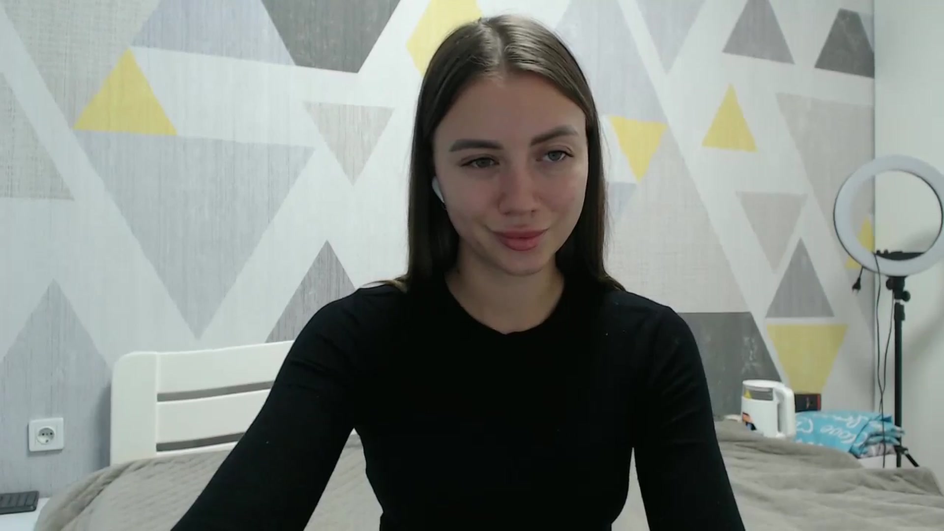 Gallery image thumbnail from Sulfate0's myfreecams stream on, 10/14/2025, 13:34 image 9 of 20