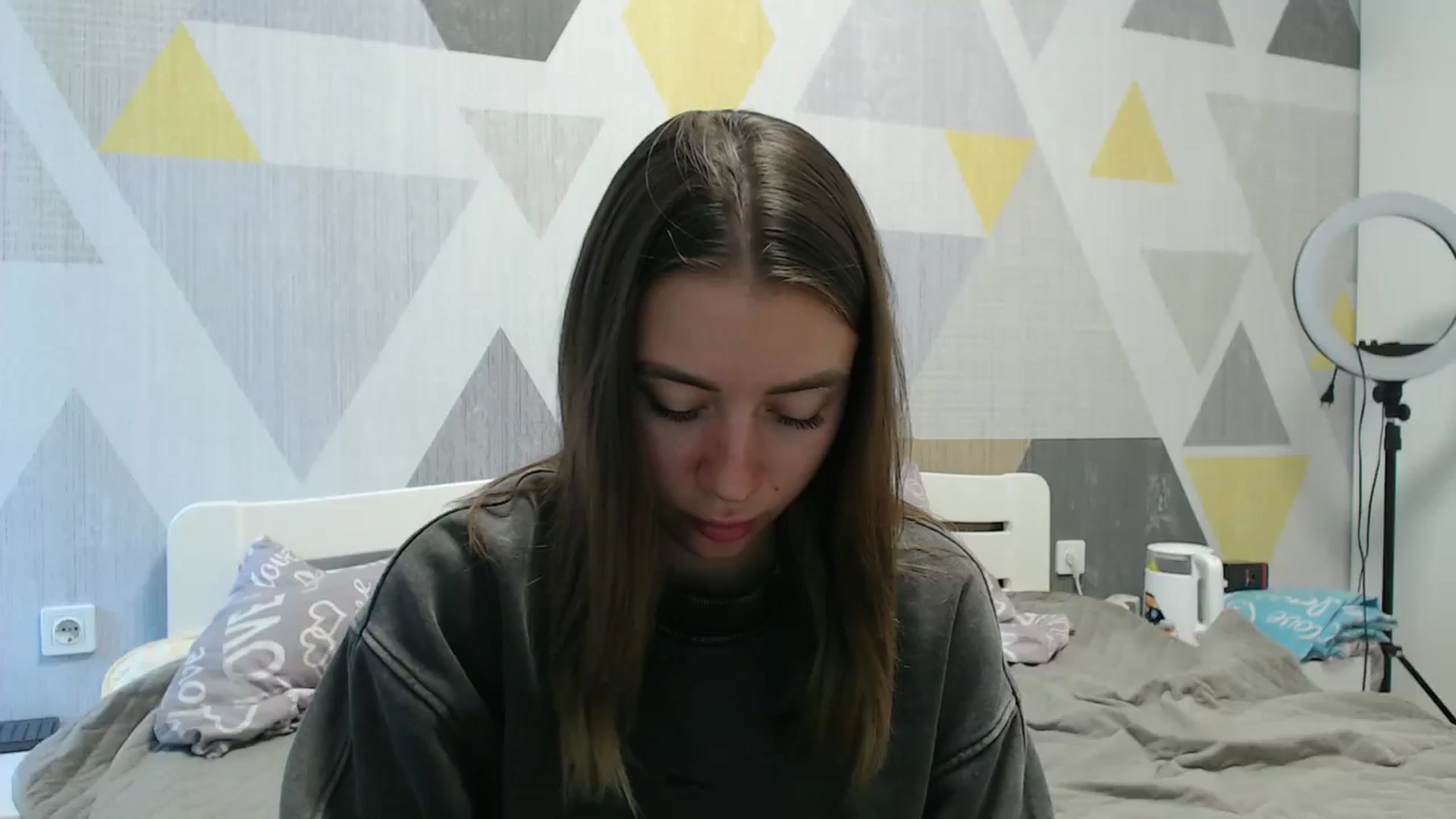 Gallery image thumbnail from Sulfate0's myfreecams stream on, 10/16/2025, 08:30 image 11 of 20