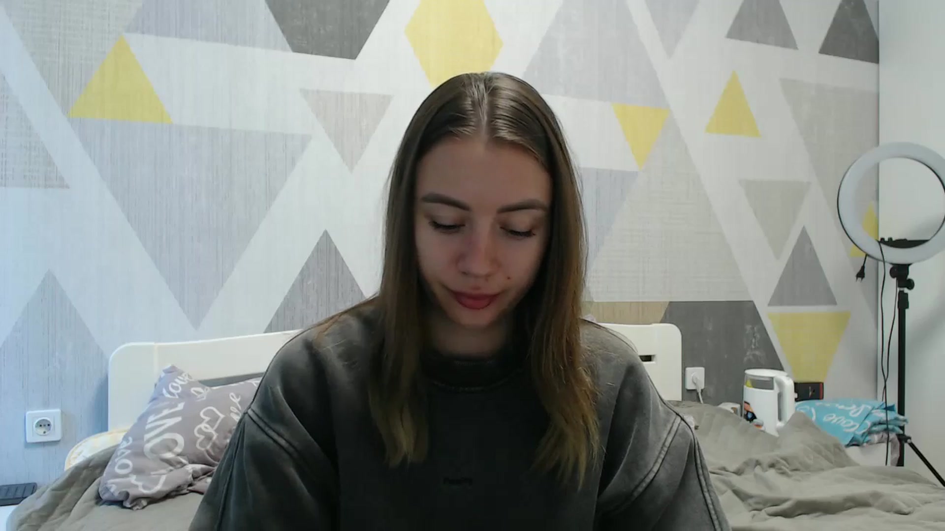 Gallery image thumbnail from Sulfate0's myfreecams stream on, 10/16/2025, 08:30 image 3 of 20