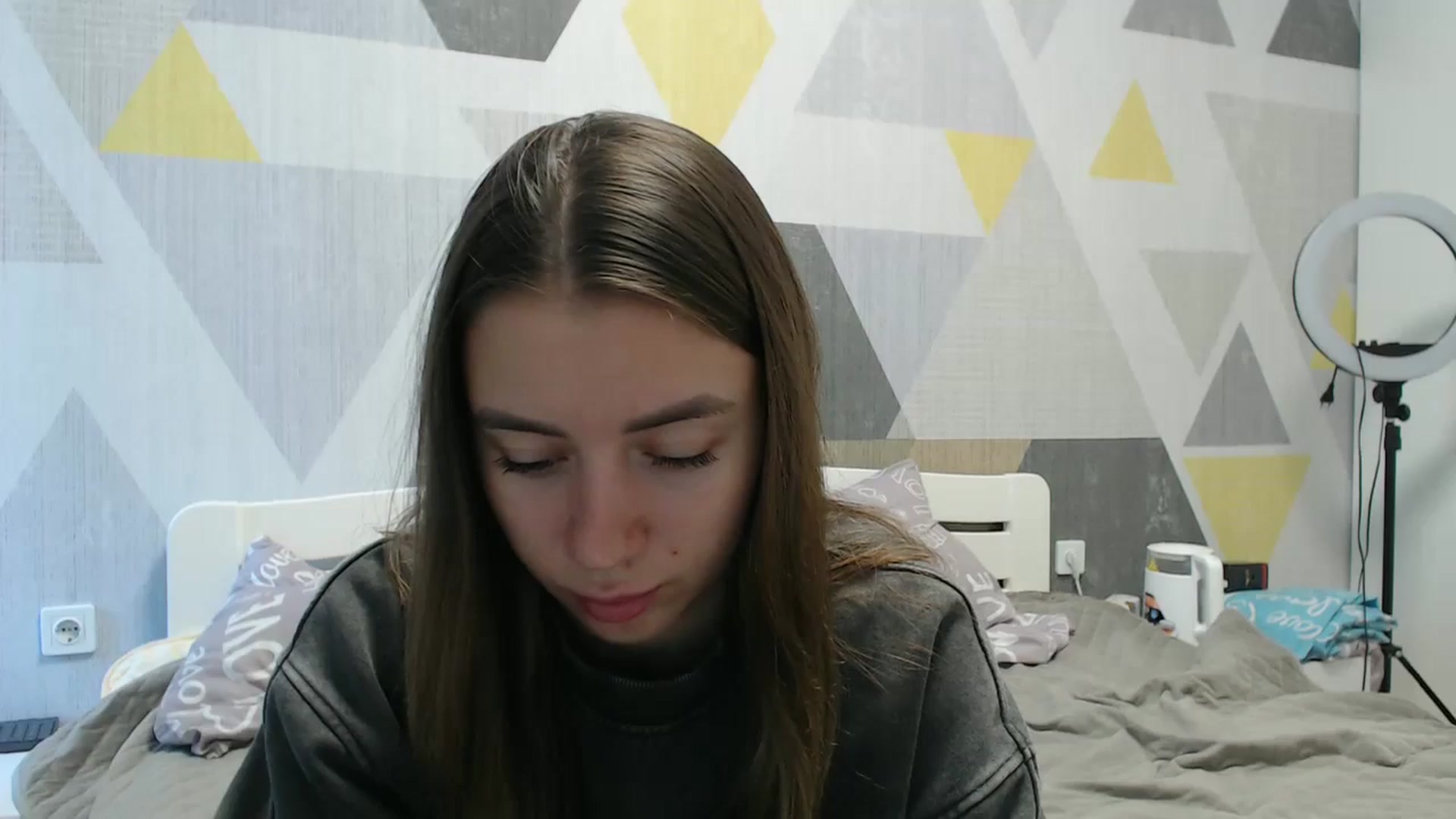 Gallery image thumbnail from Sulfate0's myfreecams stream on, 10/16/2025, 08:30 image 14 of 20
