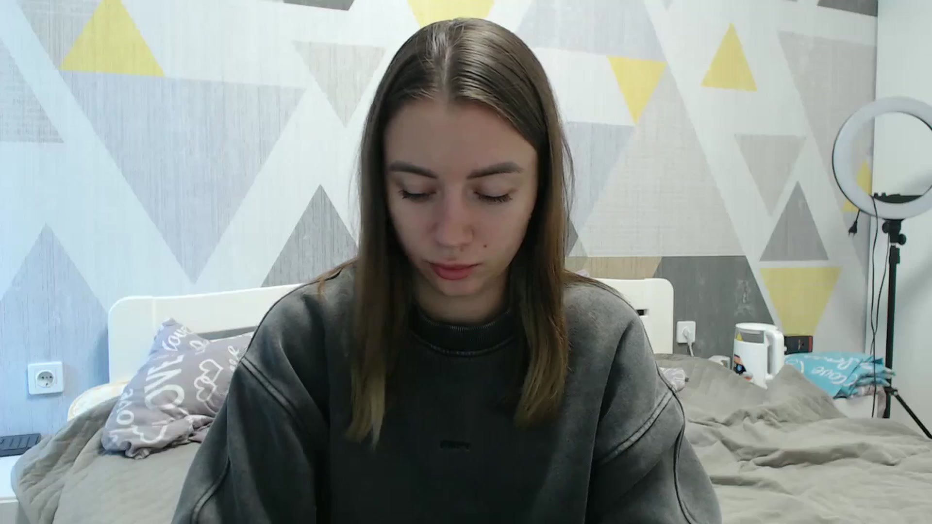 Gallery image thumbnail from Sulfate0's myfreecams stream on, 10/16/2025, 08:30 image 6 of 20