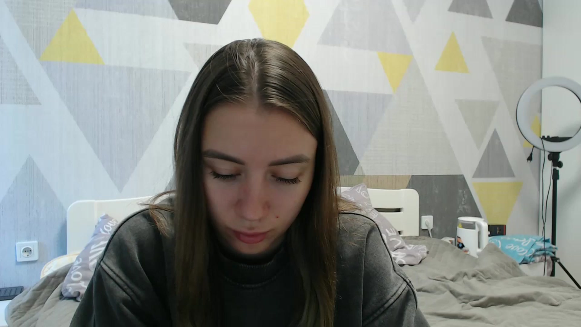 Gallery image thumbnail from Sulfate0's myfreecams stream on, 10/16/2025, 08:30 image 12 of 20