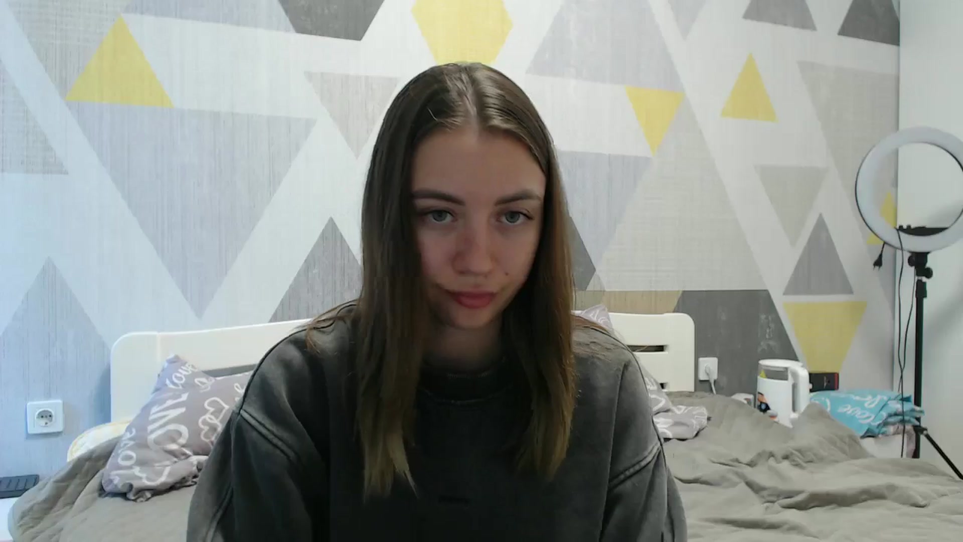 Gallery image thumbnail from Sulfate0's myfreecams stream on, 10/16/2025, 08:30 image 10 of 20