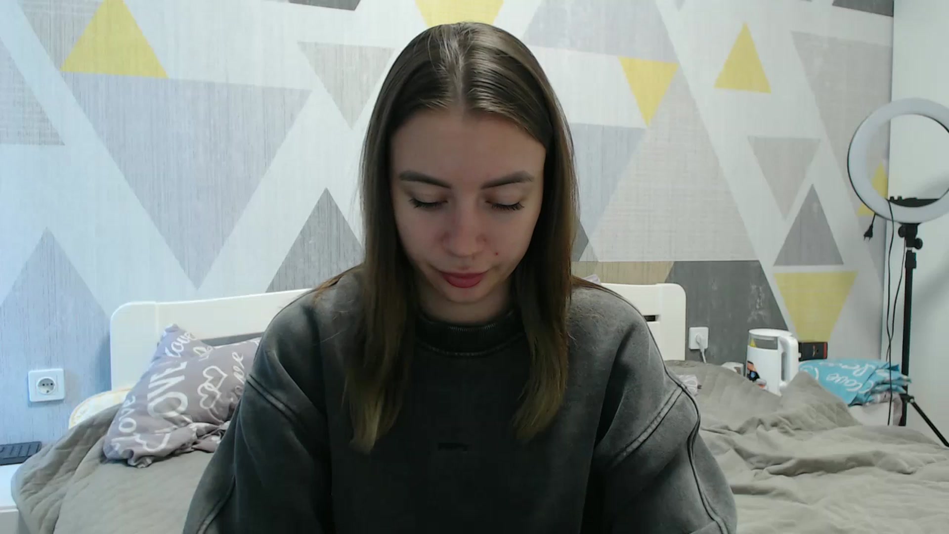 Gallery image thumbnail from Sulfate0's myfreecams stream on, 10/16/2025, 08:30 image 4 of 20