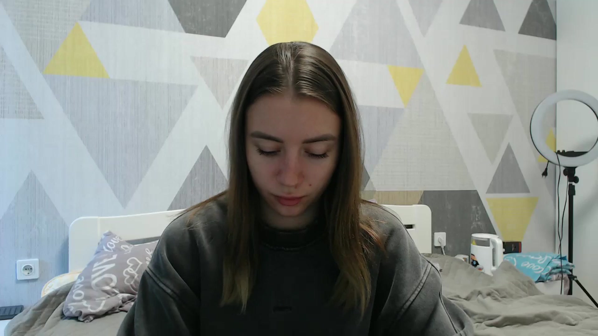 Gallery image thumbnail from Sulfate0's myfreecams stream on, 10/16/2025, 08:30 image 2 of 20