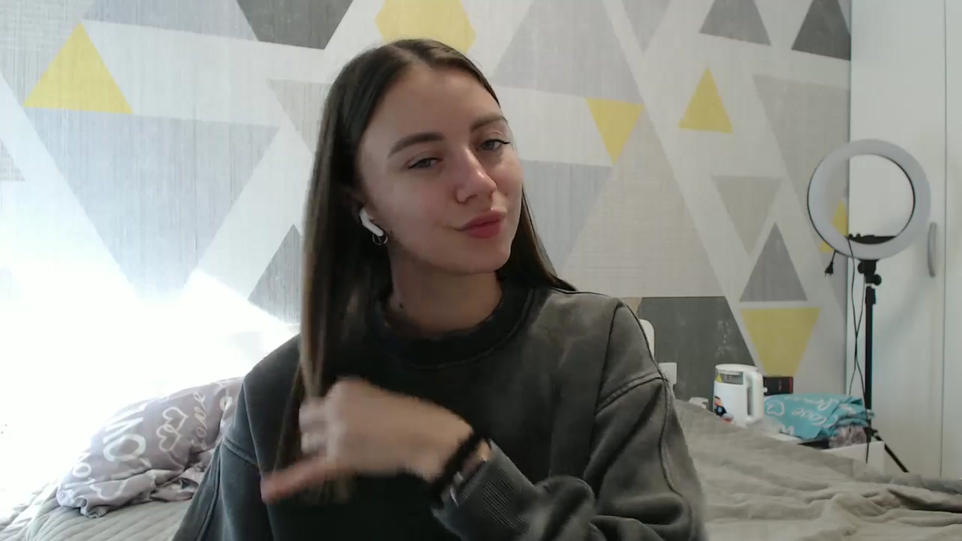 Gallery image thumbnail from Sulfate0's myfreecams stream on, 10/16/2025, 09:42 image 19 of 20