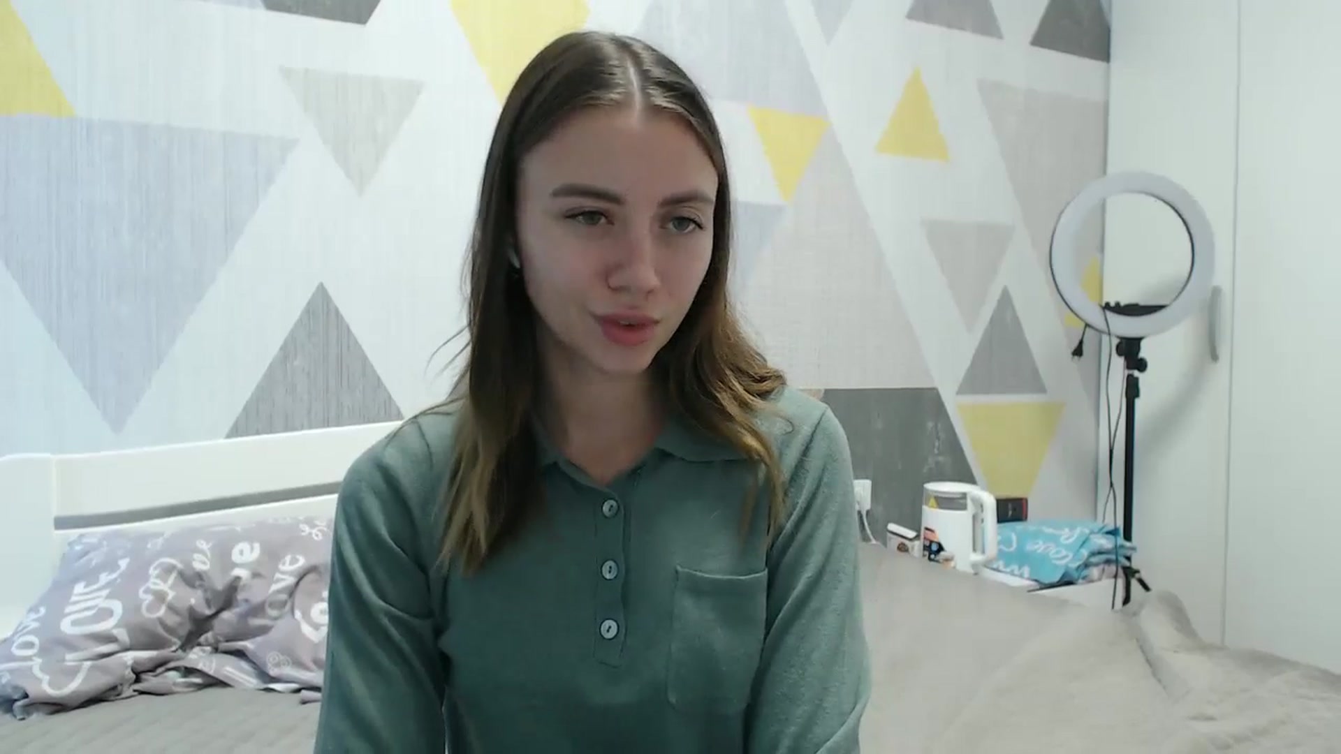 Gallery image thumbnail from Sulfate0's myfreecams stream on, 10/17/2025, 08:47 image 5 of 20