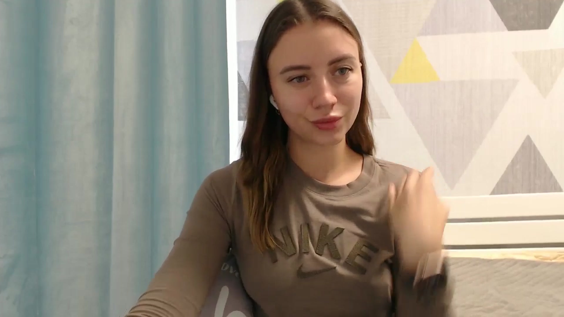 Gallery image thumbnail from Sulfate0's myfreecams stream on, 10/18/2025, 11:51 image 18 of 20
