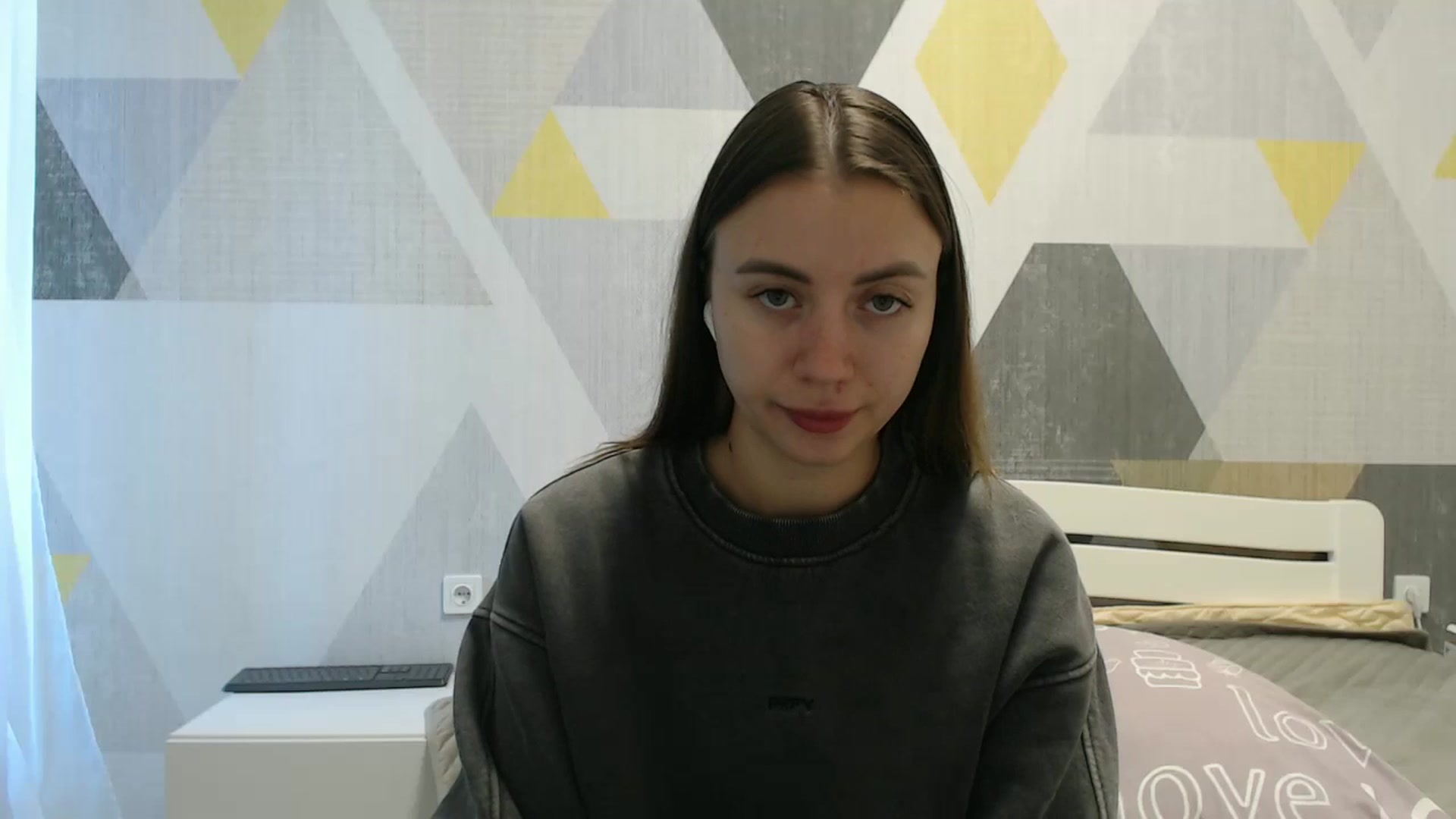 Gallery image thumbnail from Sulfate0's myfreecams stream on, 10/19/2025, 08:22 image 17 of 20
