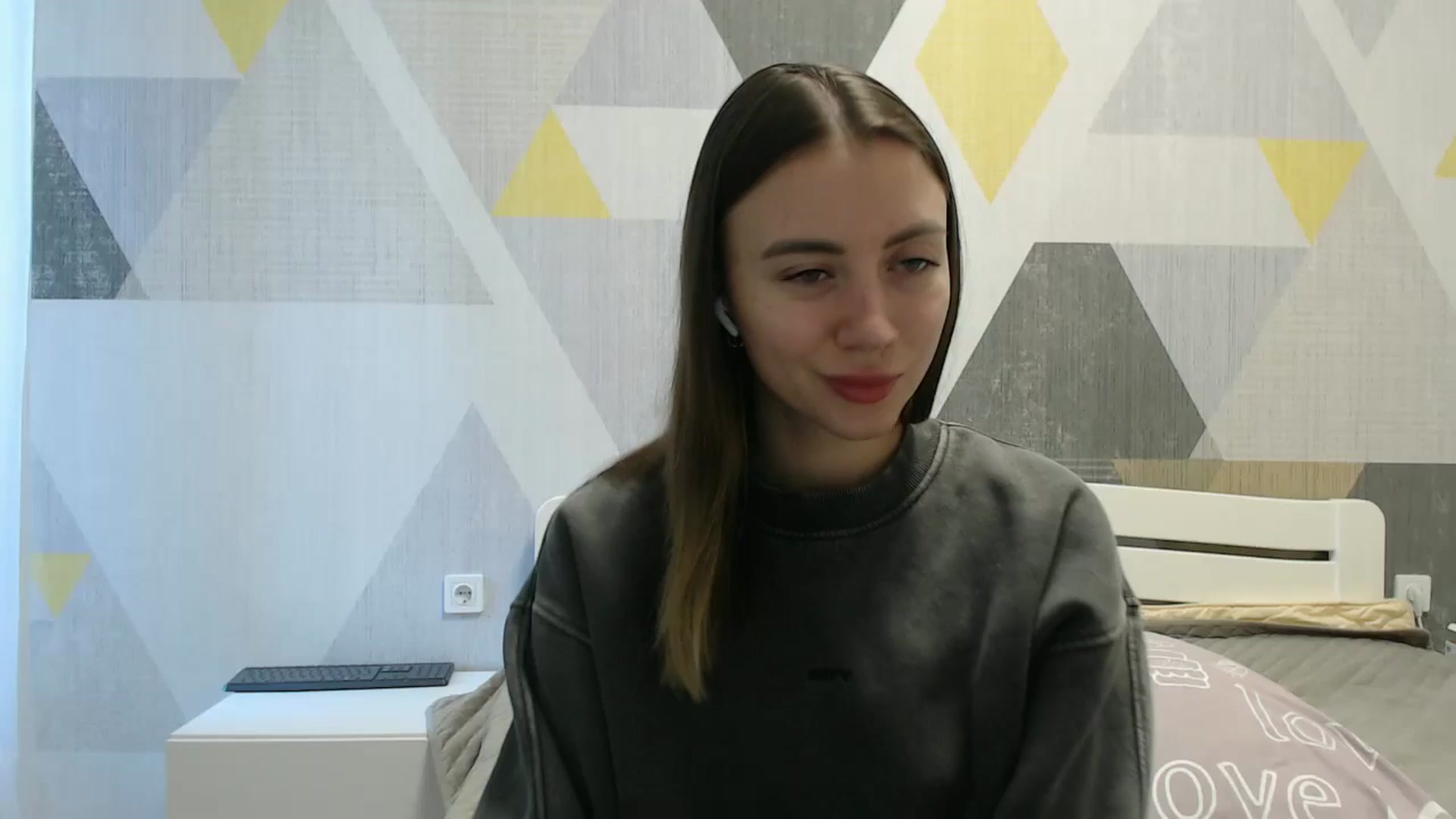 Gallery image thumbnail from Sulfate0's myfreecams stream on, 10/19/2025, 08:22 image 1 of 20