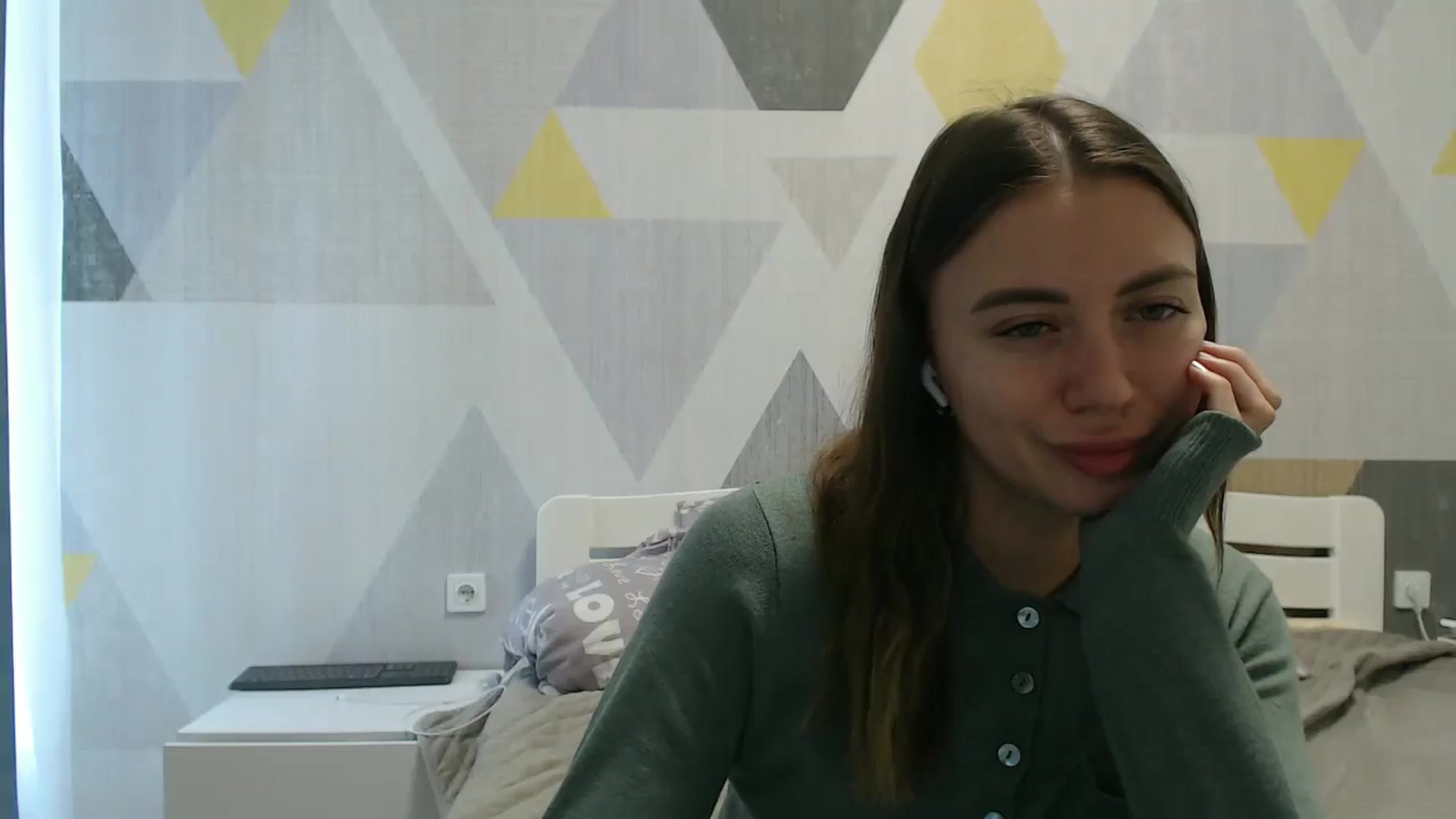 Gallery image thumbnail from Sulfate0's myfreecams stream on, 10/23/2025, 10:22 image 12 of 20