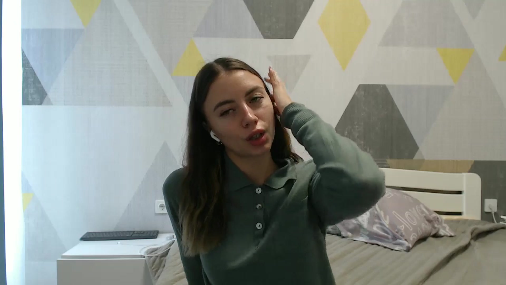 Gallery image thumbnail from Sulfate0's myfreecams stream on, 10/23/2025, 10:22 image 19 of 20