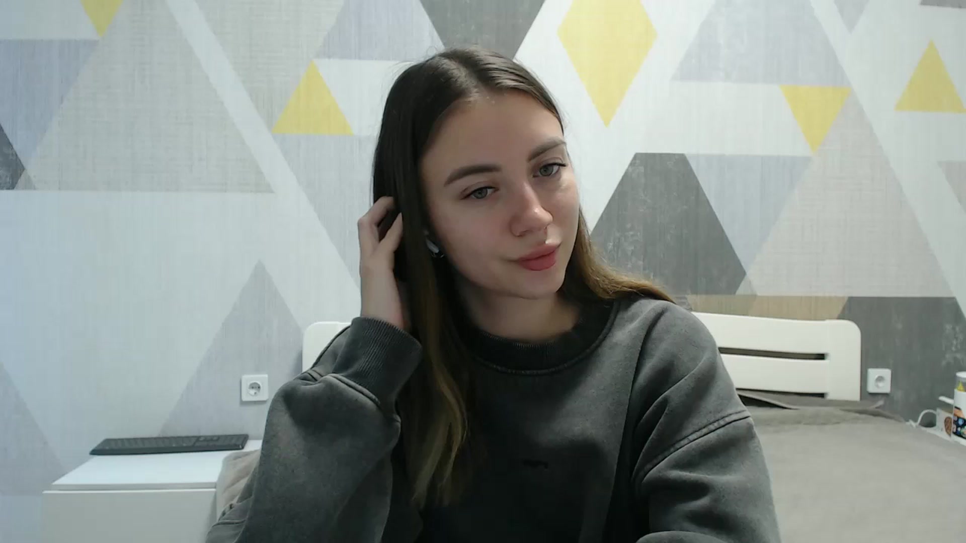 Gallery image thumbnail from Sulfate0's myfreecams stream on, 10/24/2025, 11:44 image 15 of 20