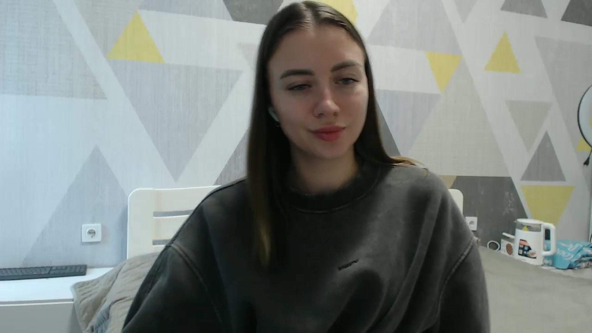 Gallery image thumbnail from Sulfate0's myfreecams stream on, 10/28/2025, 09:53 image 17 of 20