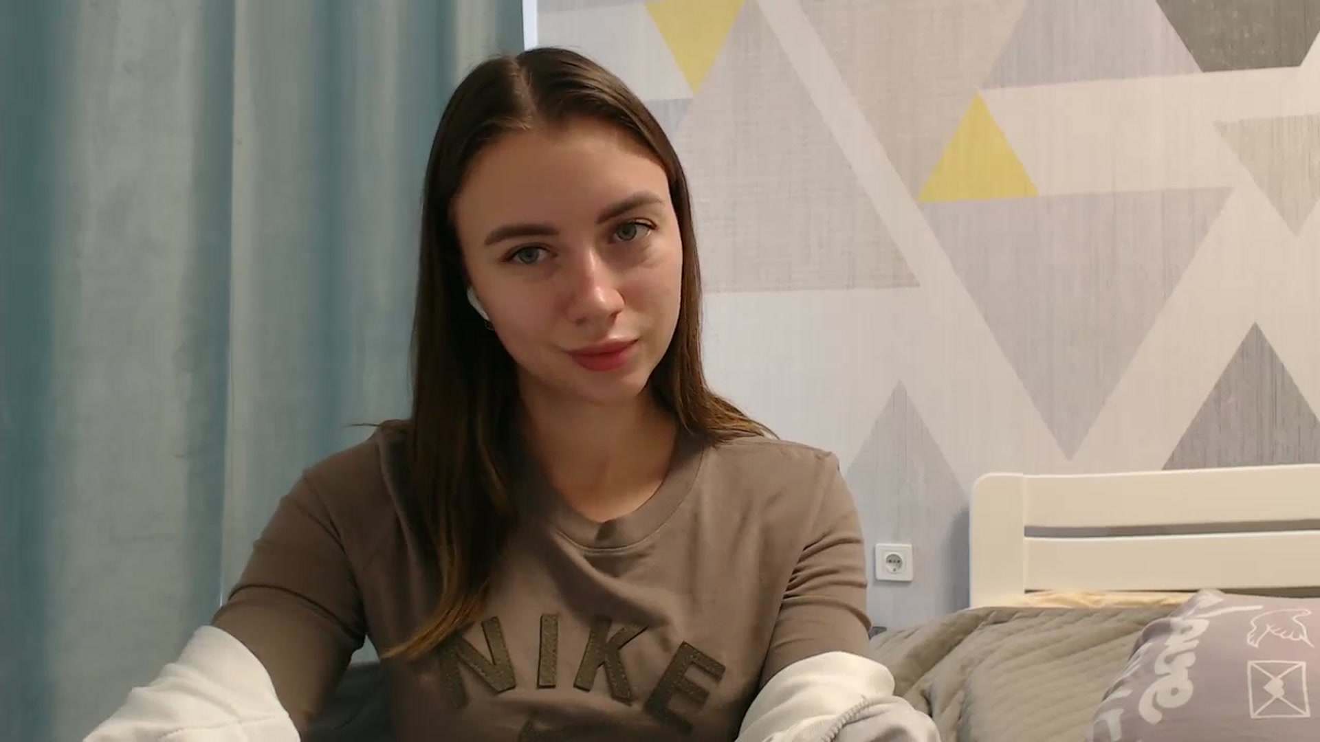 Gallery image thumbnail from Sulfate0's myfreecams stream on, 10/30/2025, 13:36 image 10 of 20