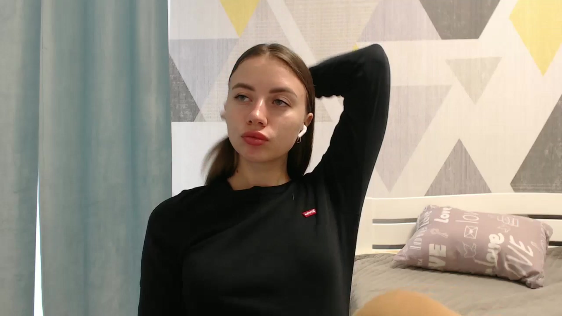 Gallery image thumbnail from Sulfate0's myfreecams stream on, 11/03/2025, 11:47 image 13 of 20