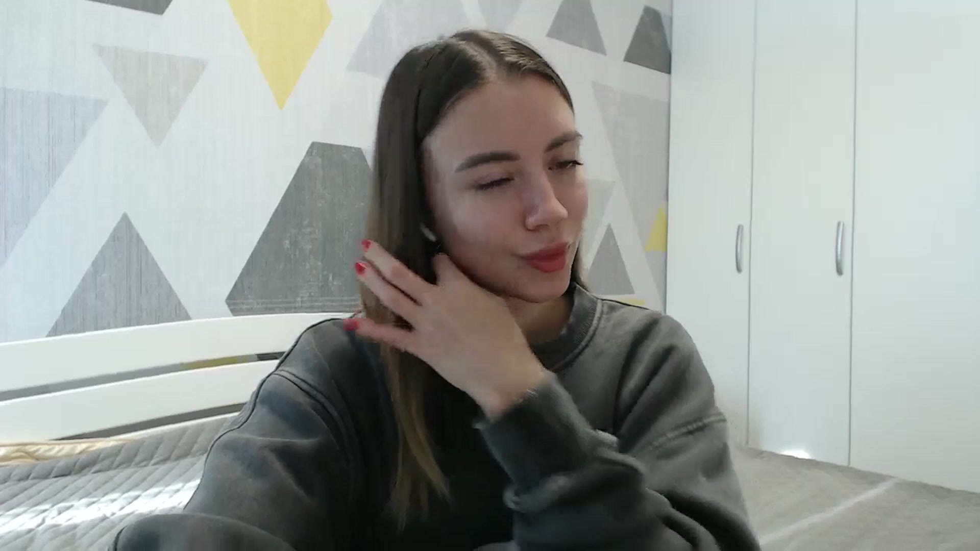 Gallery image thumbnail from Sulfate0's myfreecams stream on, 11/06/2025, 10:49 image 6 of 20