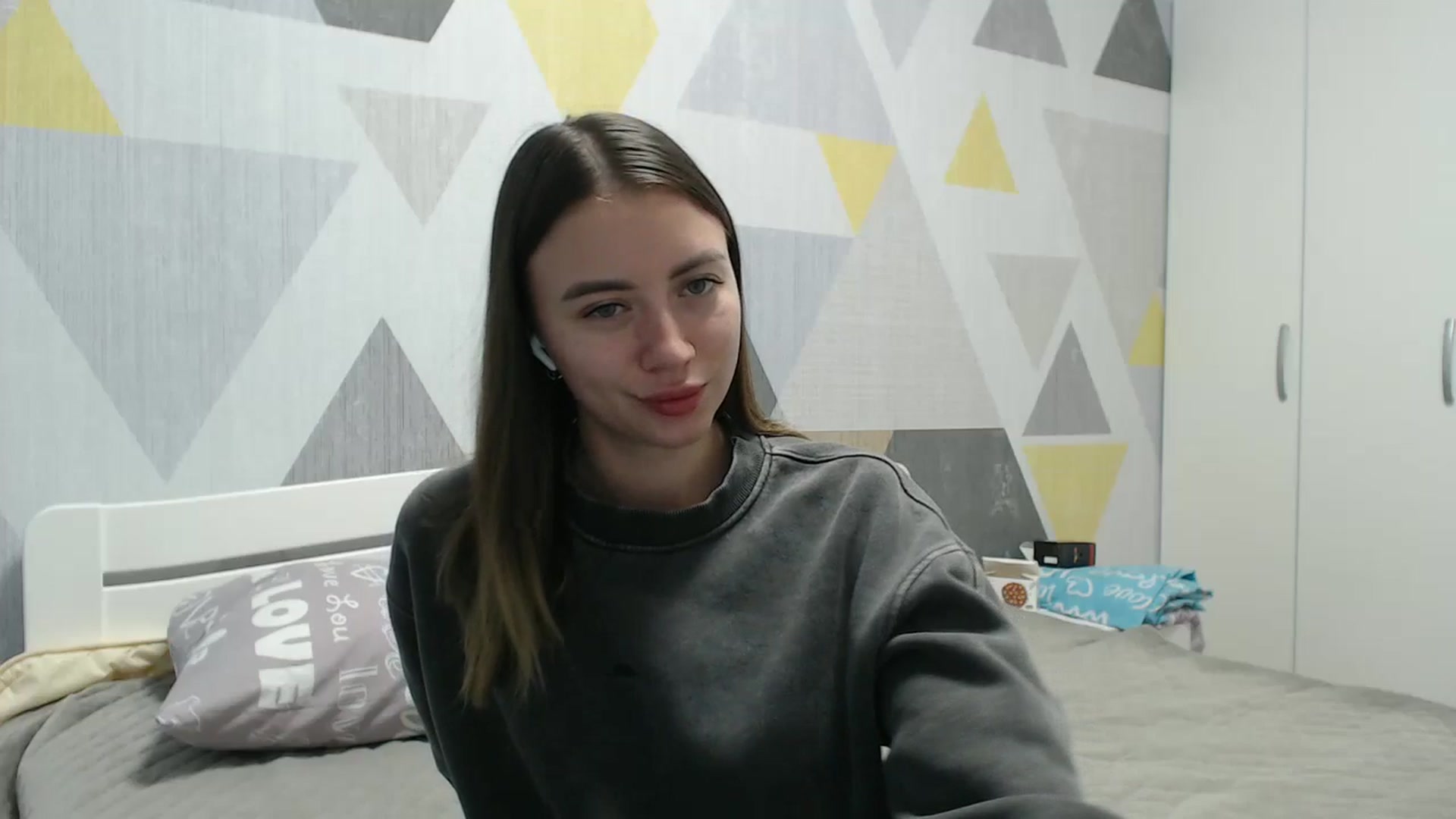 Gallery image thumbnail from Sulfate0's myfreecams stream on, 11/06/2025, 12:12 image 14 of 20