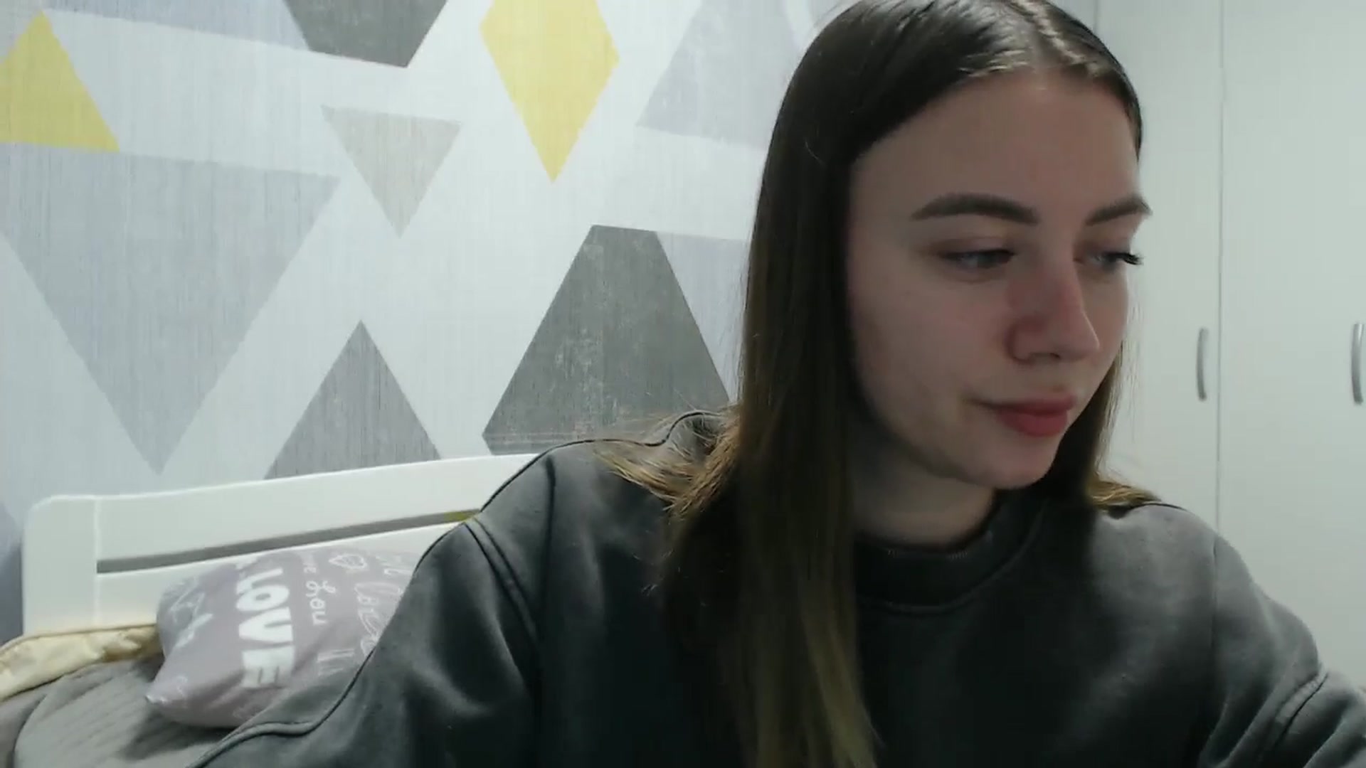 Gallery image thumbnail from Sulfate0's myfreecams stream on, 11/06/2025, 12:12 image 8 of 20