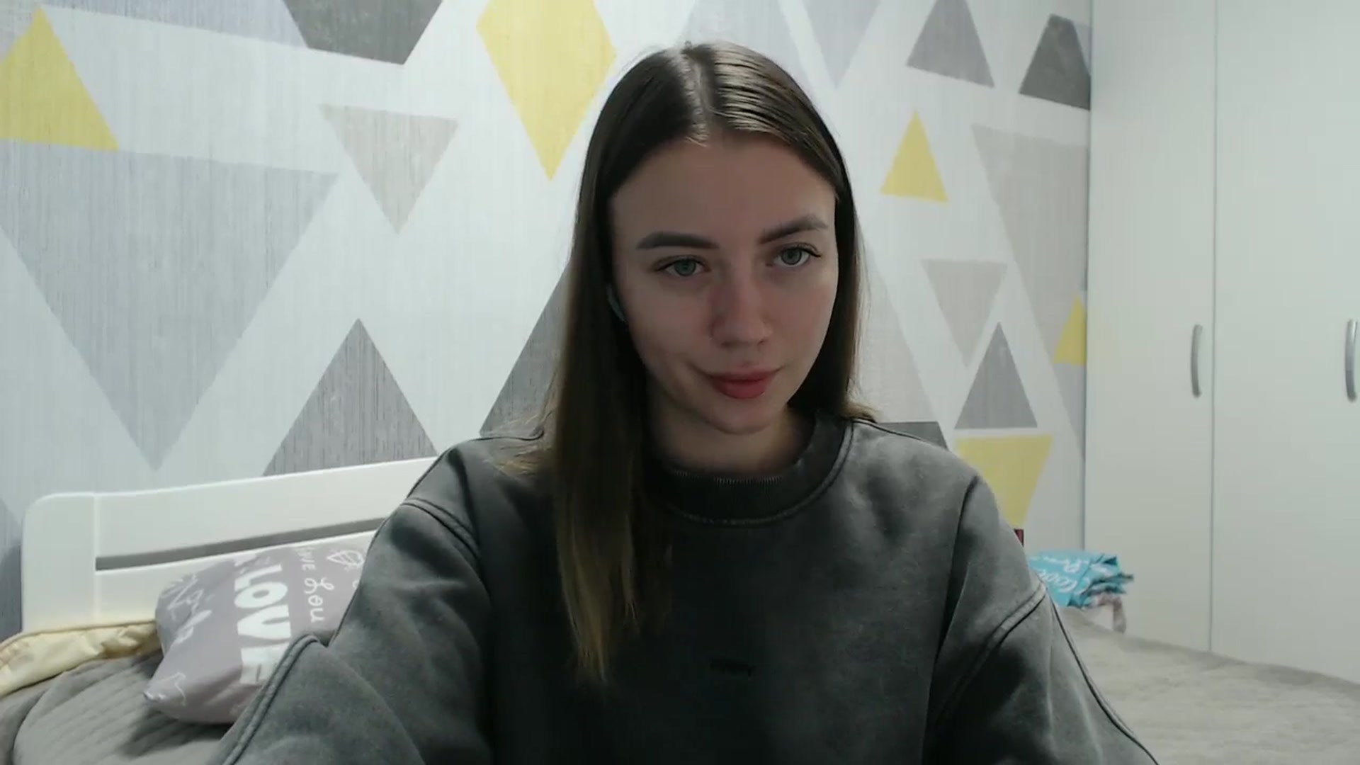 Gallery image thumbnail from Sulfate0's myfreecams stream on, 11/06/2025, 12:12 image 12 of 20