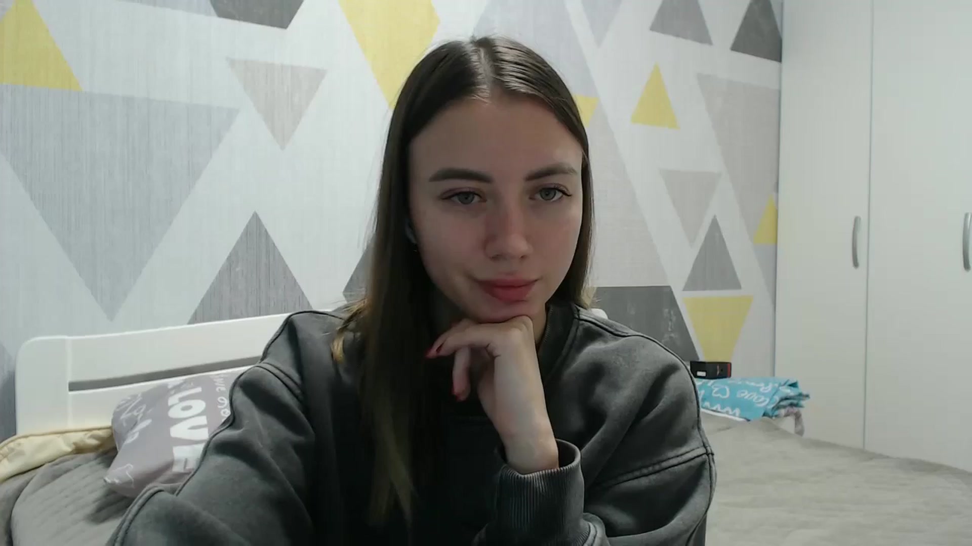 Gallery image thumbnail from Sulfate0's myfreecams stream on, 11/06/2025, 12:40 image 1 of 20