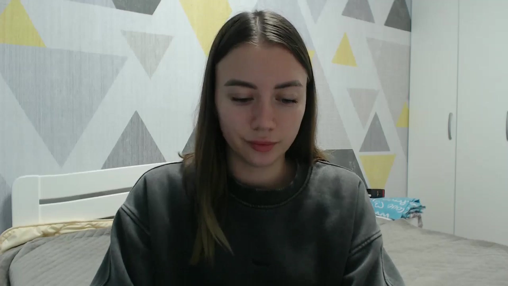 Gallery image thumbnail from Sulfate0's myfreecams stream on, 11/06/2025, 12:40 image 12 of 20