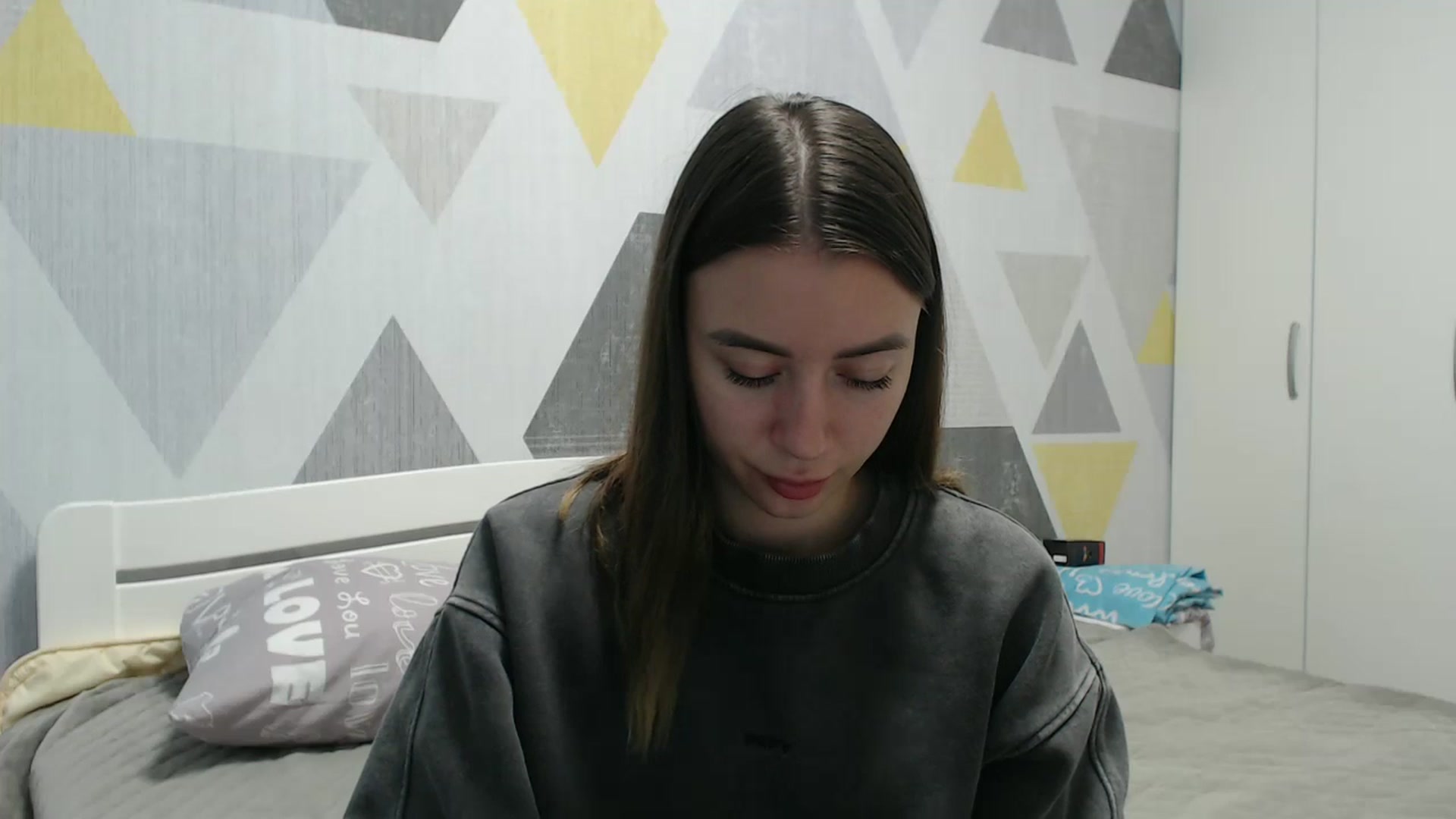 Gallery image thumbnail from Sulfate0's myfreecams stream on, 11/06/2025, 12:40 image 9 of 20