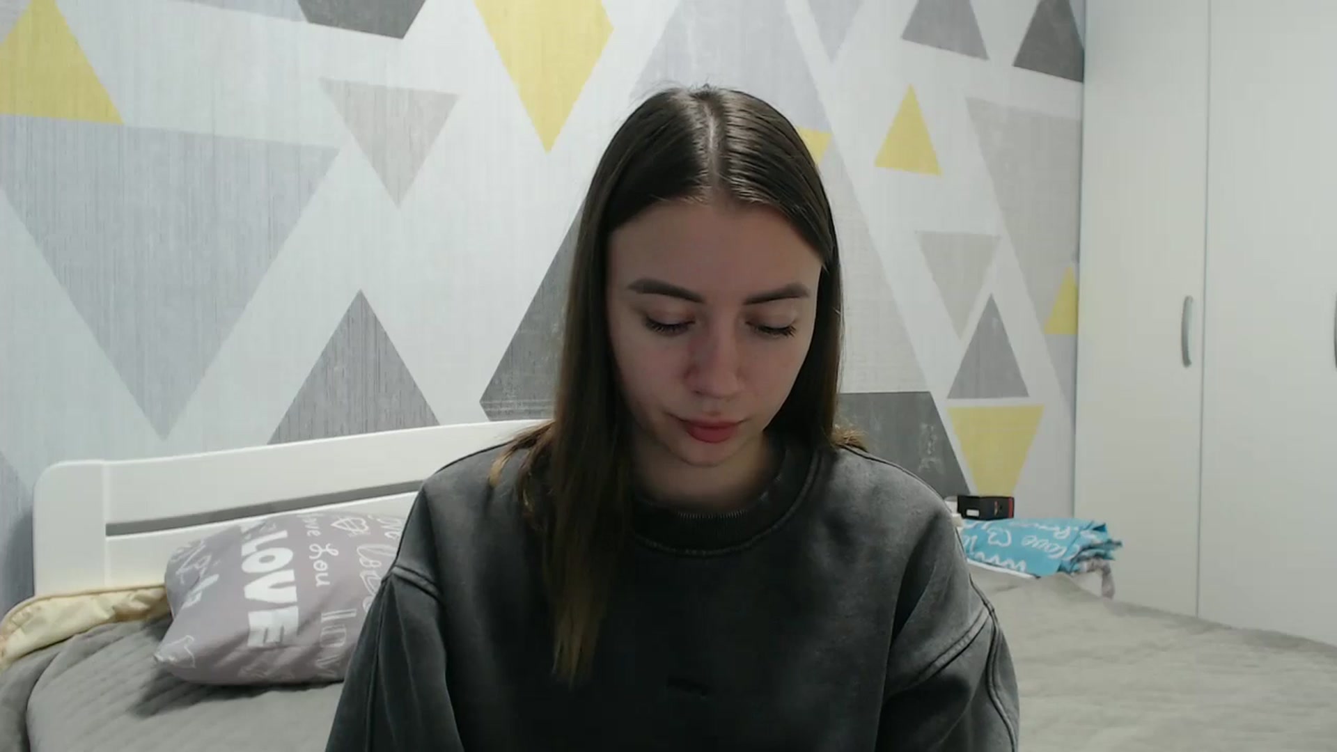 Gallery image thumbnail from Sulfate0's myfreecams stream on, 11/06/2025, 12:40 image 10 of 20